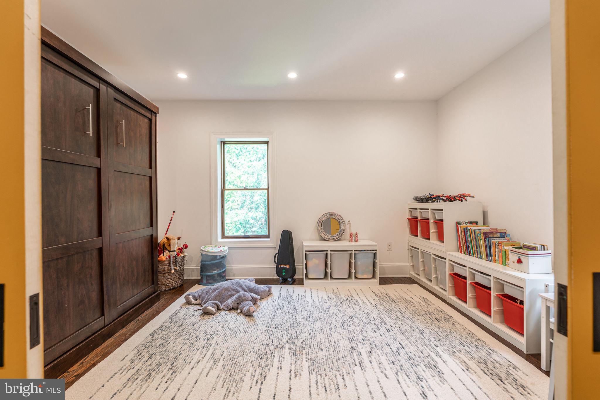 SPRUCE HILL - Residential