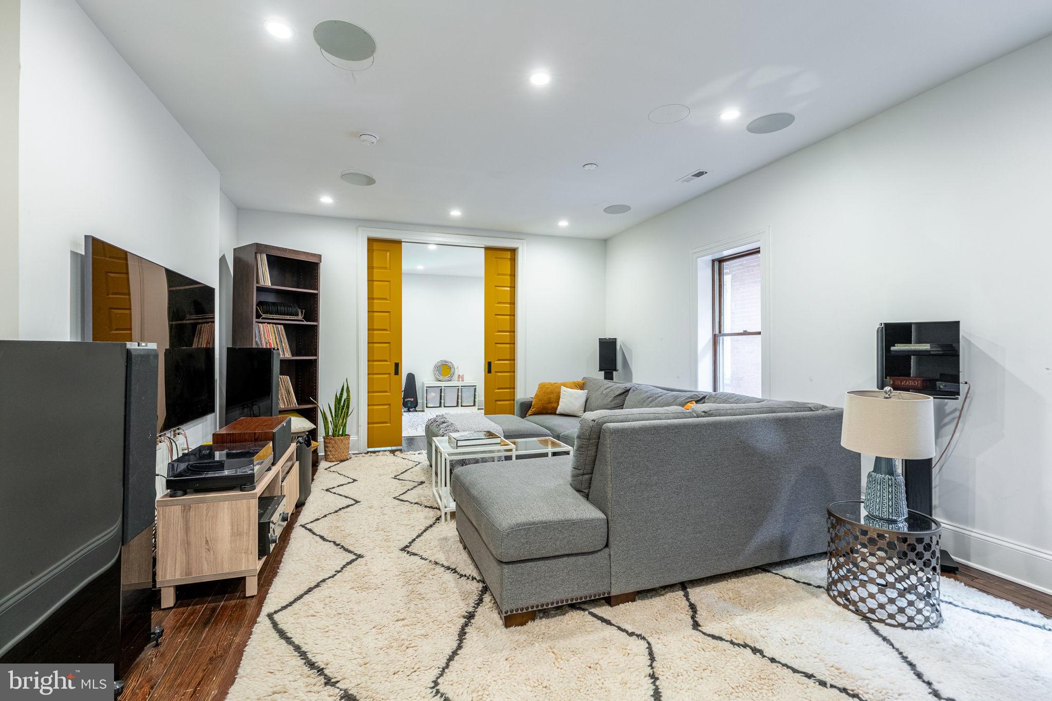 SPRUCE HILL - Residential