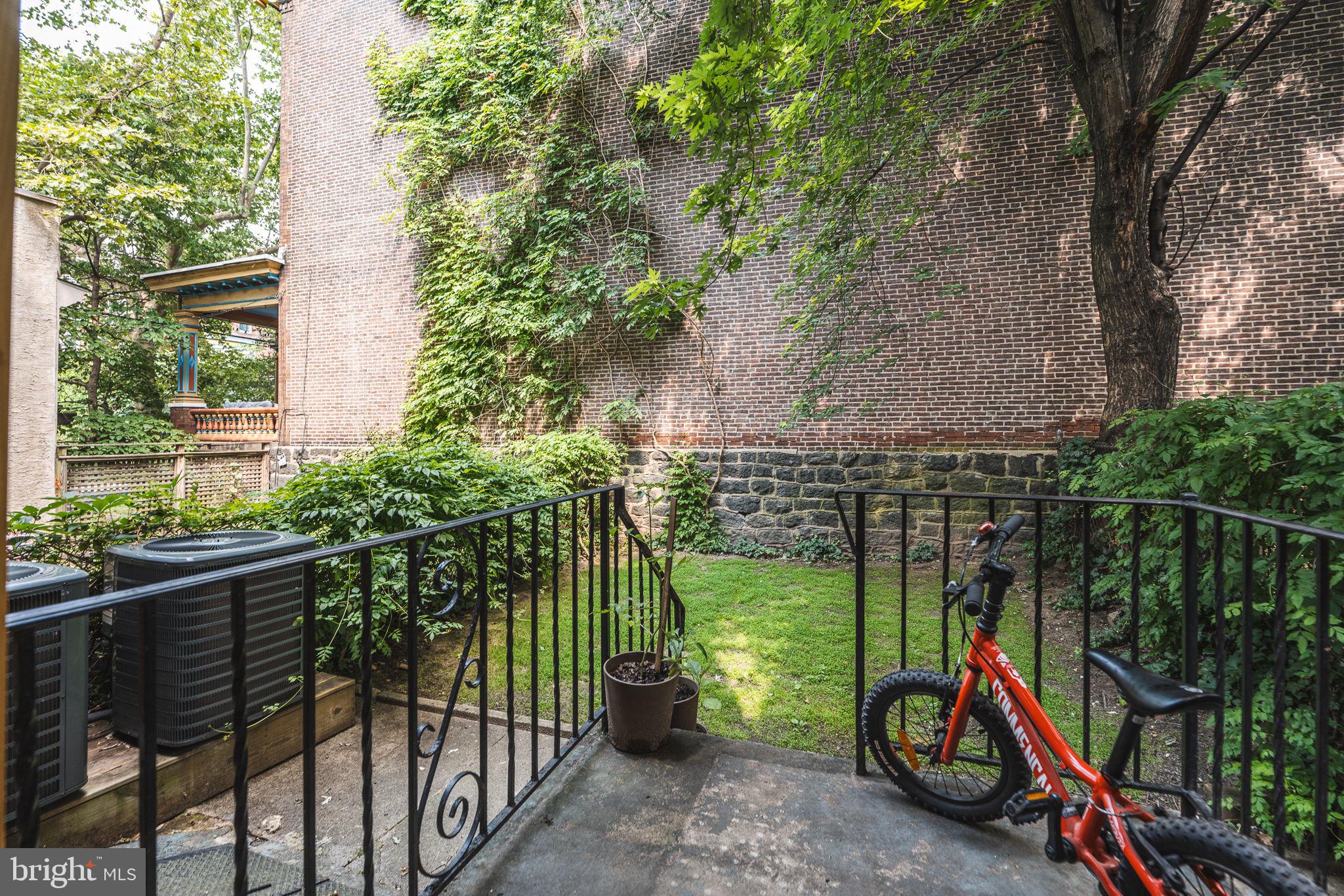 SPRUCE HILL - Residential