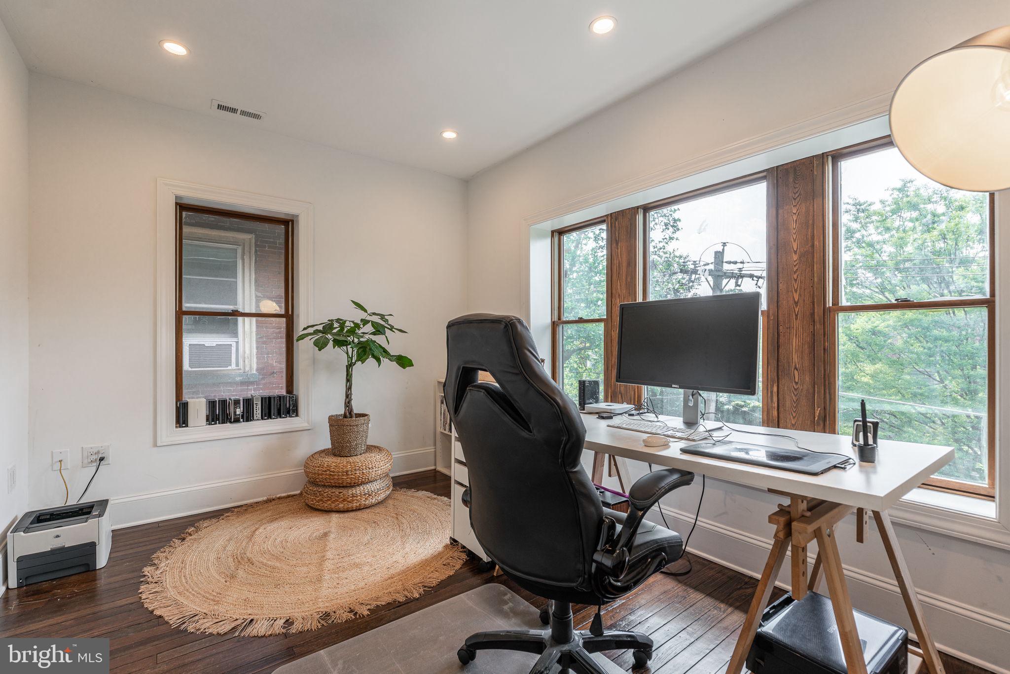 SPRUCE HILL - Residential