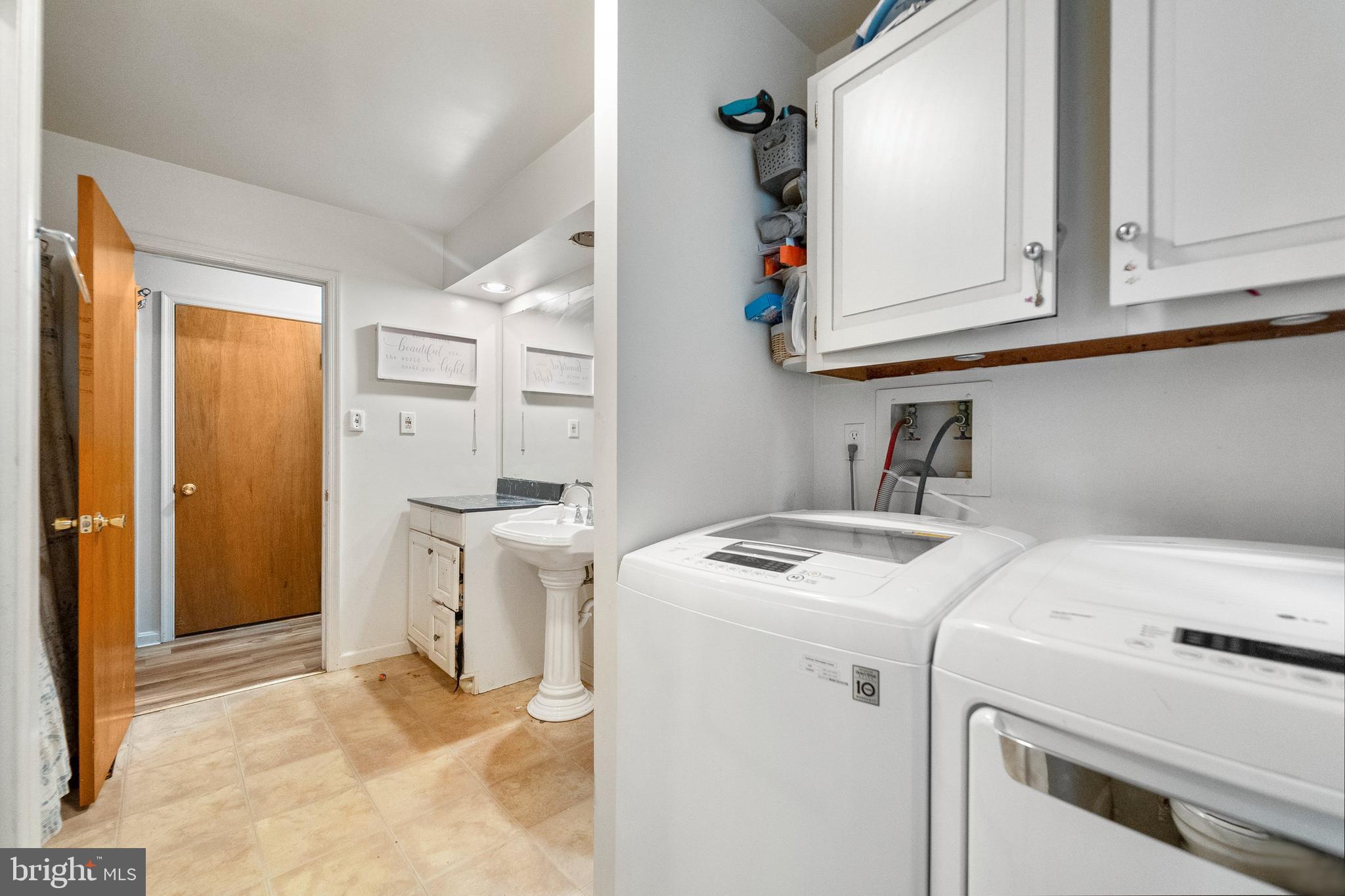 HUNTINGTON NEIGHBORHOOD - Residential