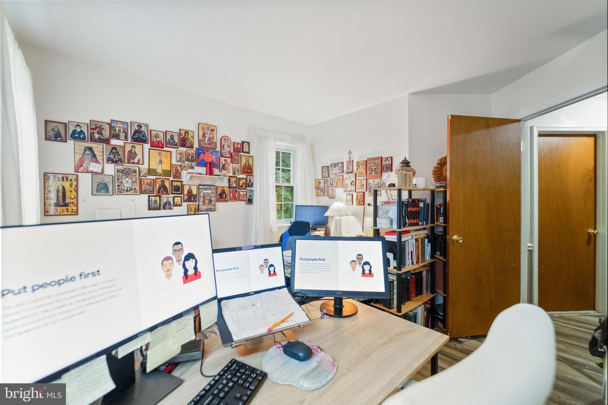 HUNTINGTON NEIGHBORHOOD - Residential