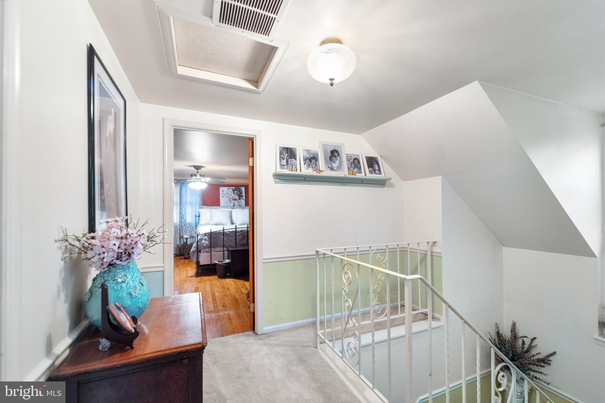 HUNTINGTON NEIGHBORHOOD - Residential