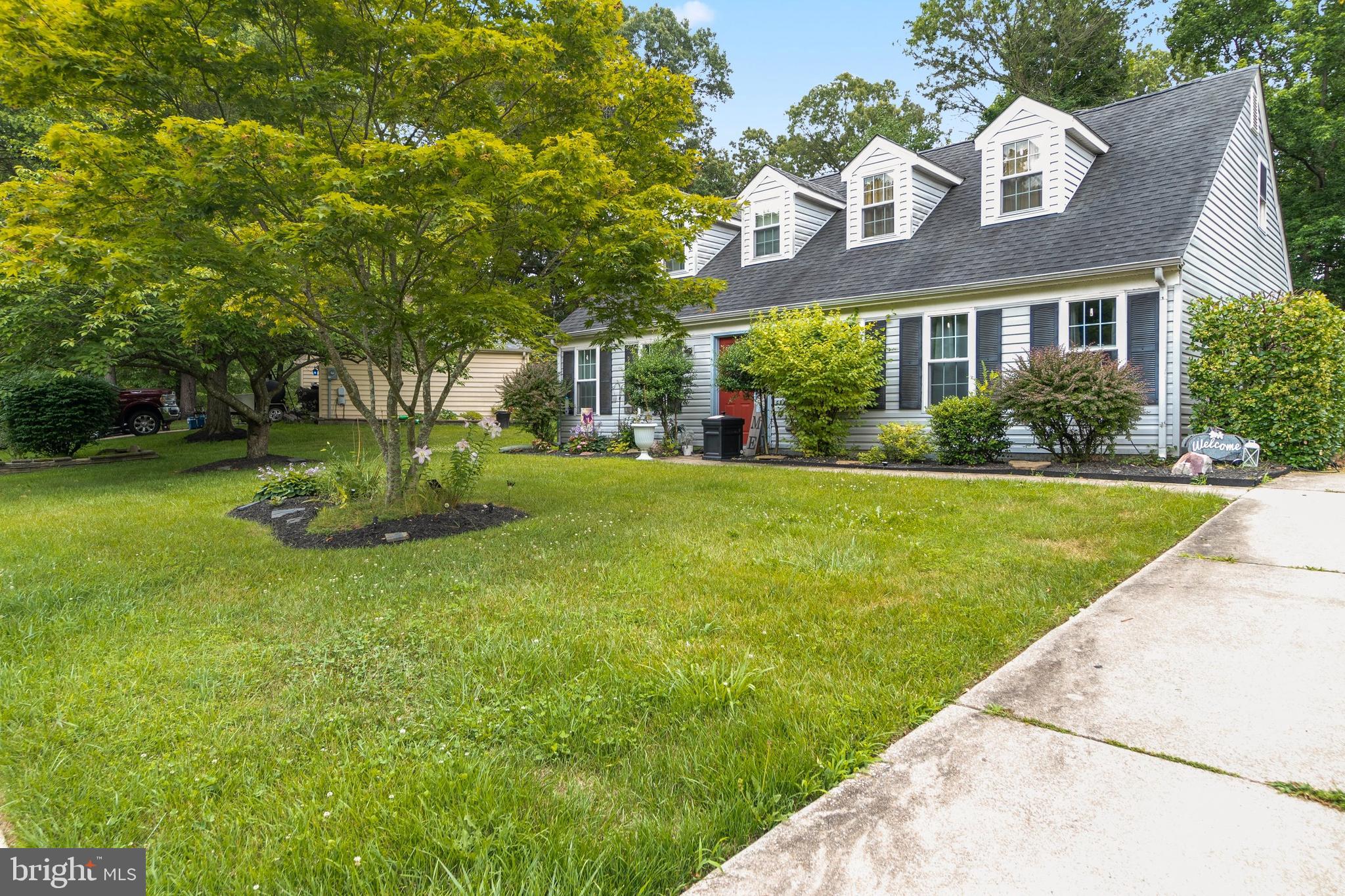 HUNTINGTON NEIGHBORHOOD - Residential