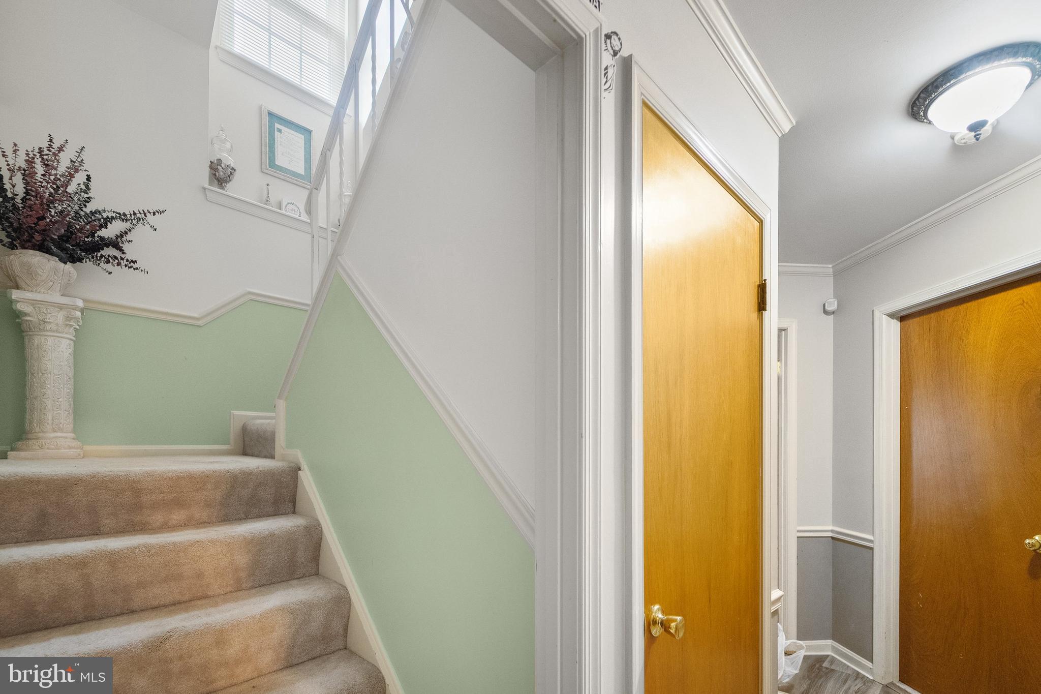 HUNTINGTON NEIGHBORHOOD - Residential