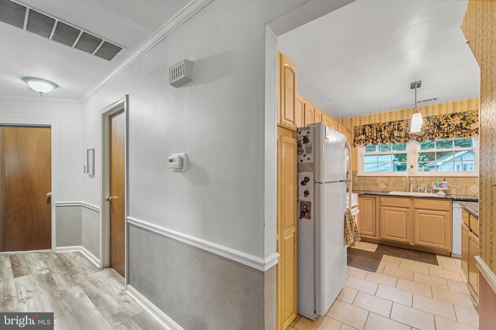 HUNTINGTON NEIGHBORHOOD - Residential