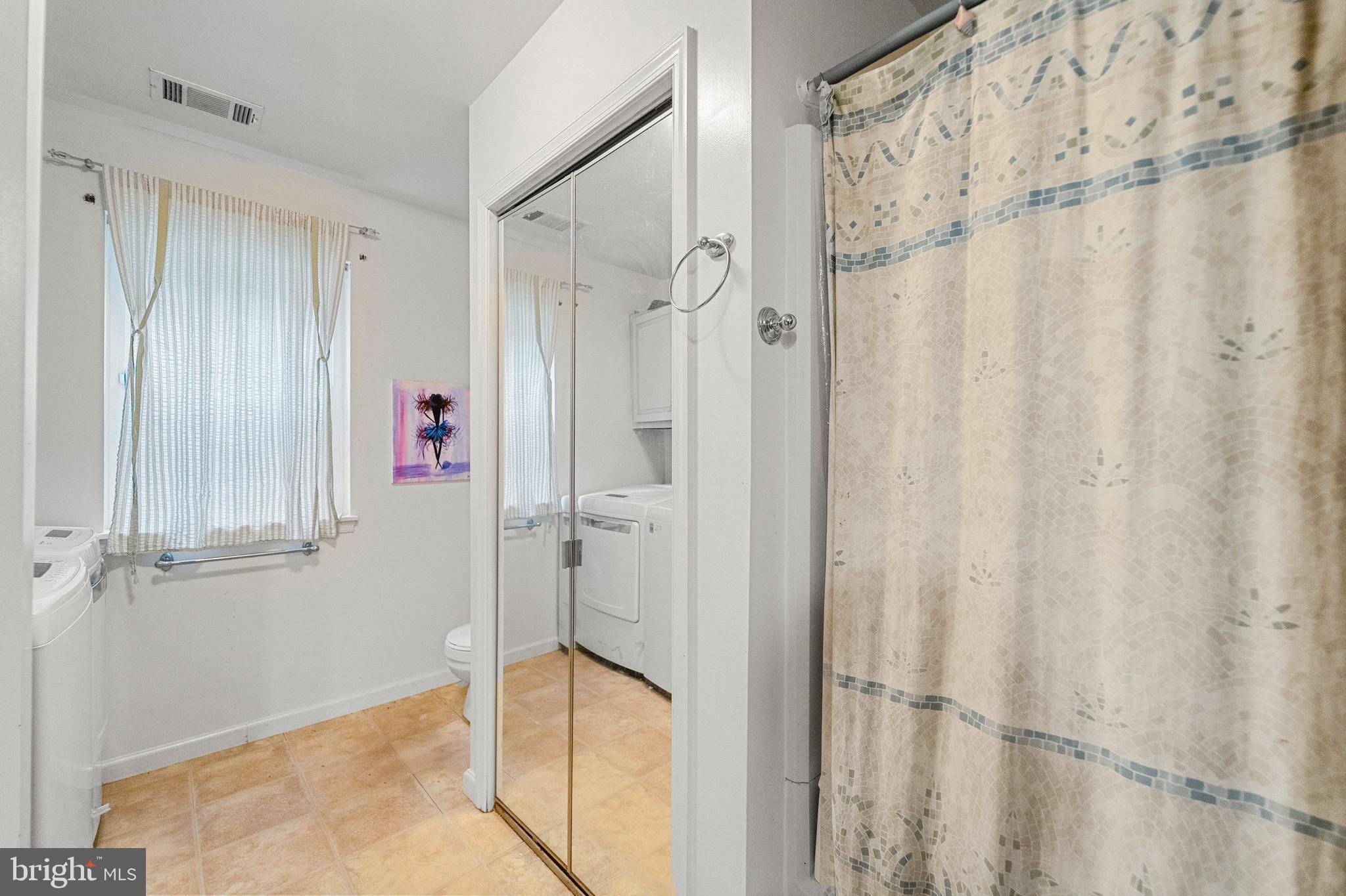 HUNTINGTON NEIGHBORHOOD - Residential