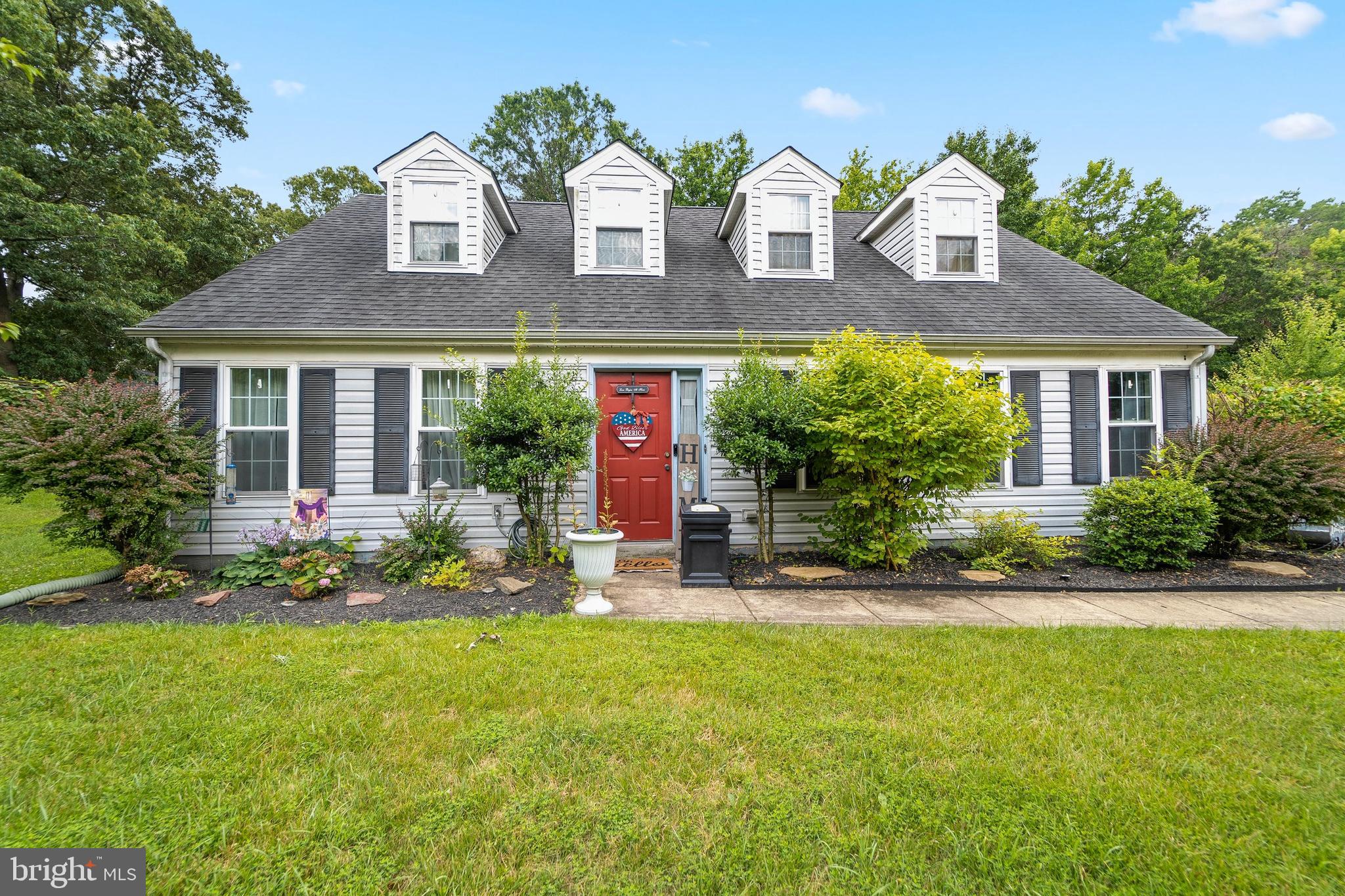 HUNTINGTON NEIGHBORHOOD - Residential