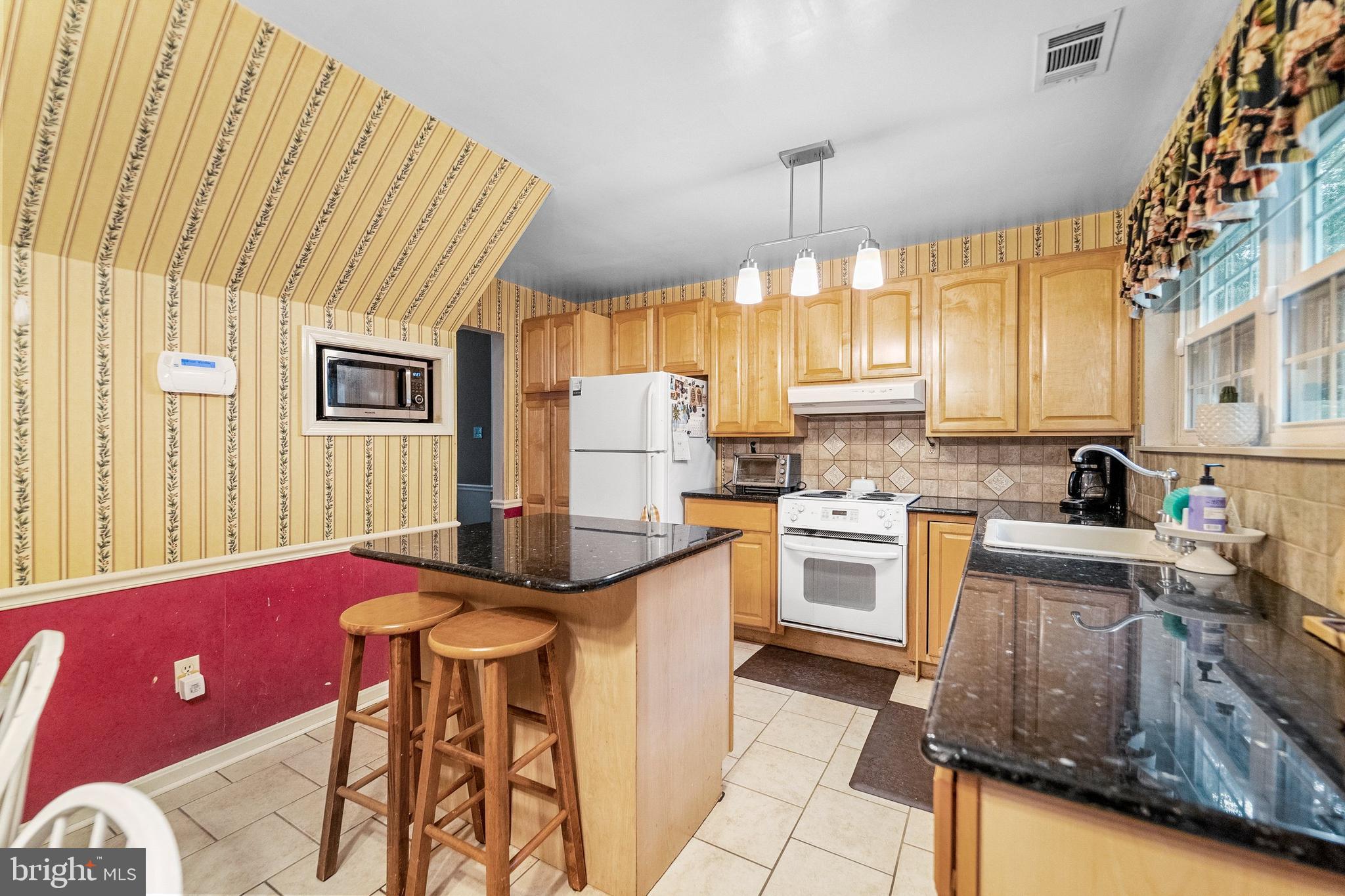 HUNTINGTON NEIGHBORHOOD - Residential