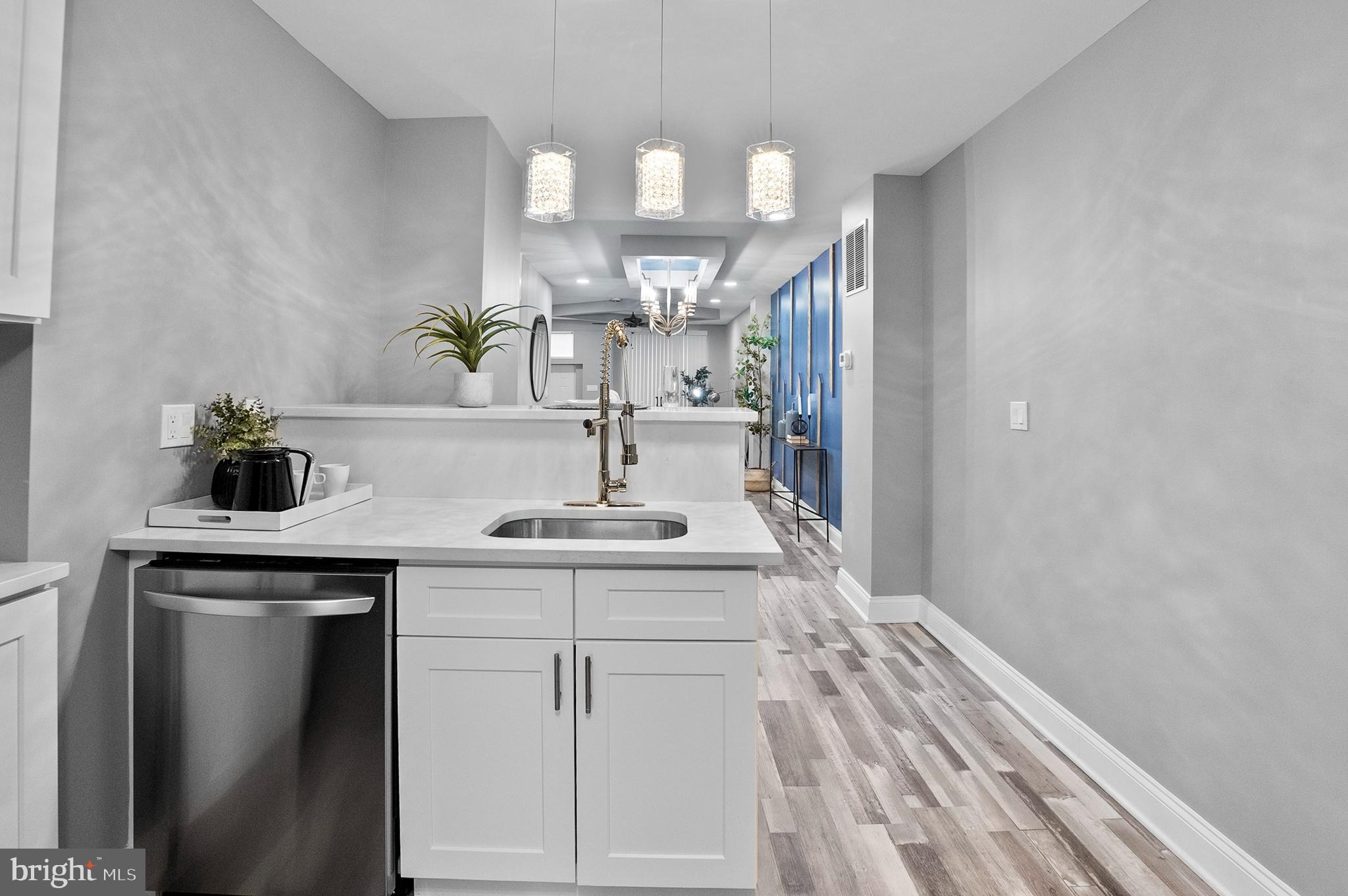 SANDTOWN-WINCHESTER - Residential