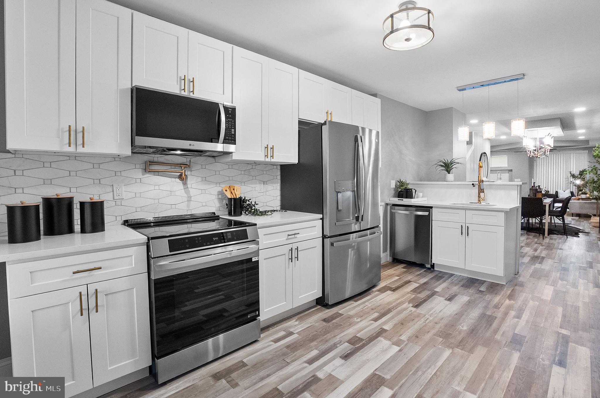 SANDTOWN-WINCHESTER - Residential