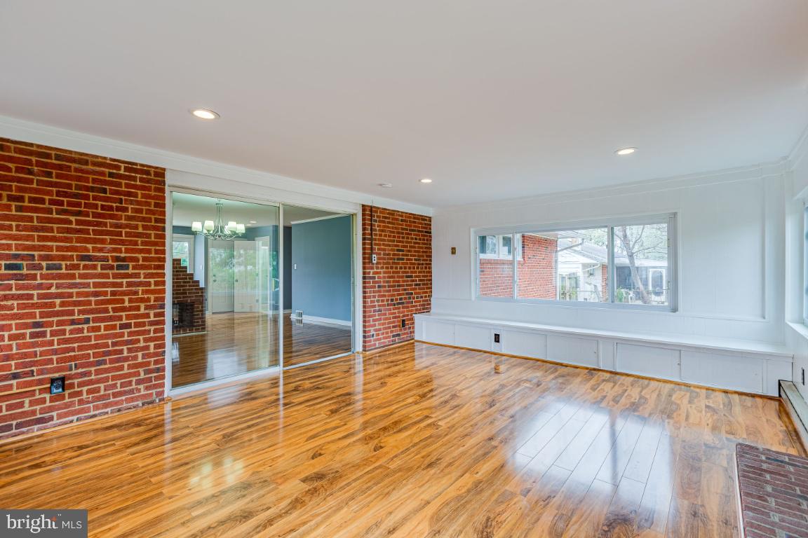 SPRINGFIELD - Residential