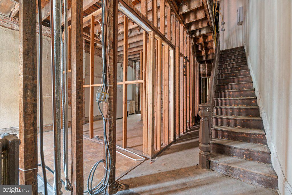 MOUNT VERNON - Commercial Sale