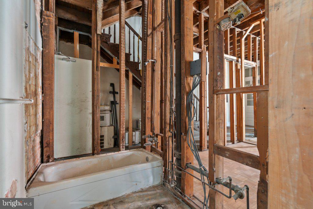 MOUNT VERNON - Commercial Sale