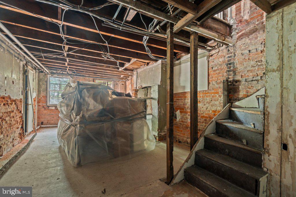 MOUNT VERNON - Commercial Sale