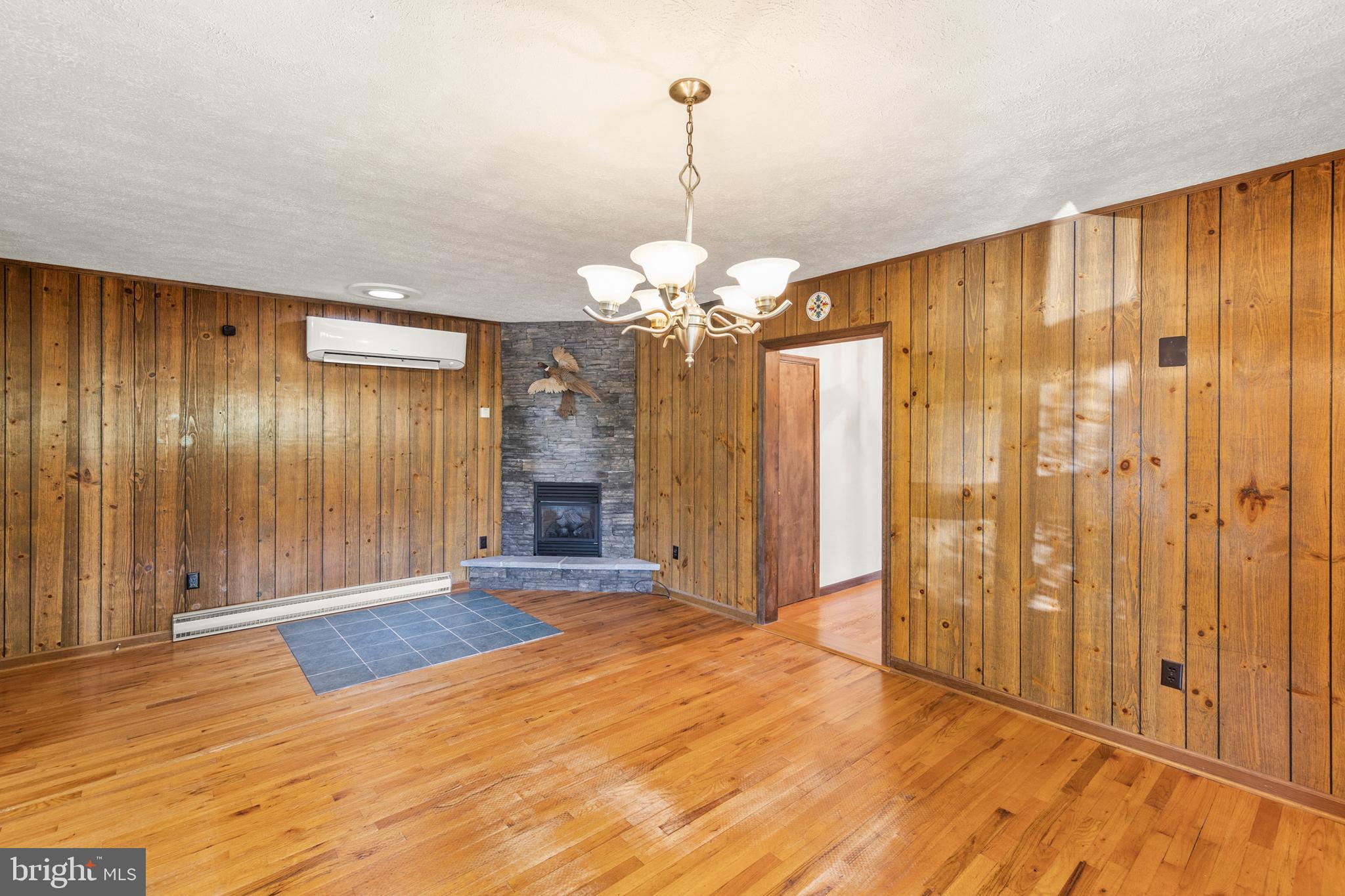 NORTH MOUNTAIN ESTATES - Residential