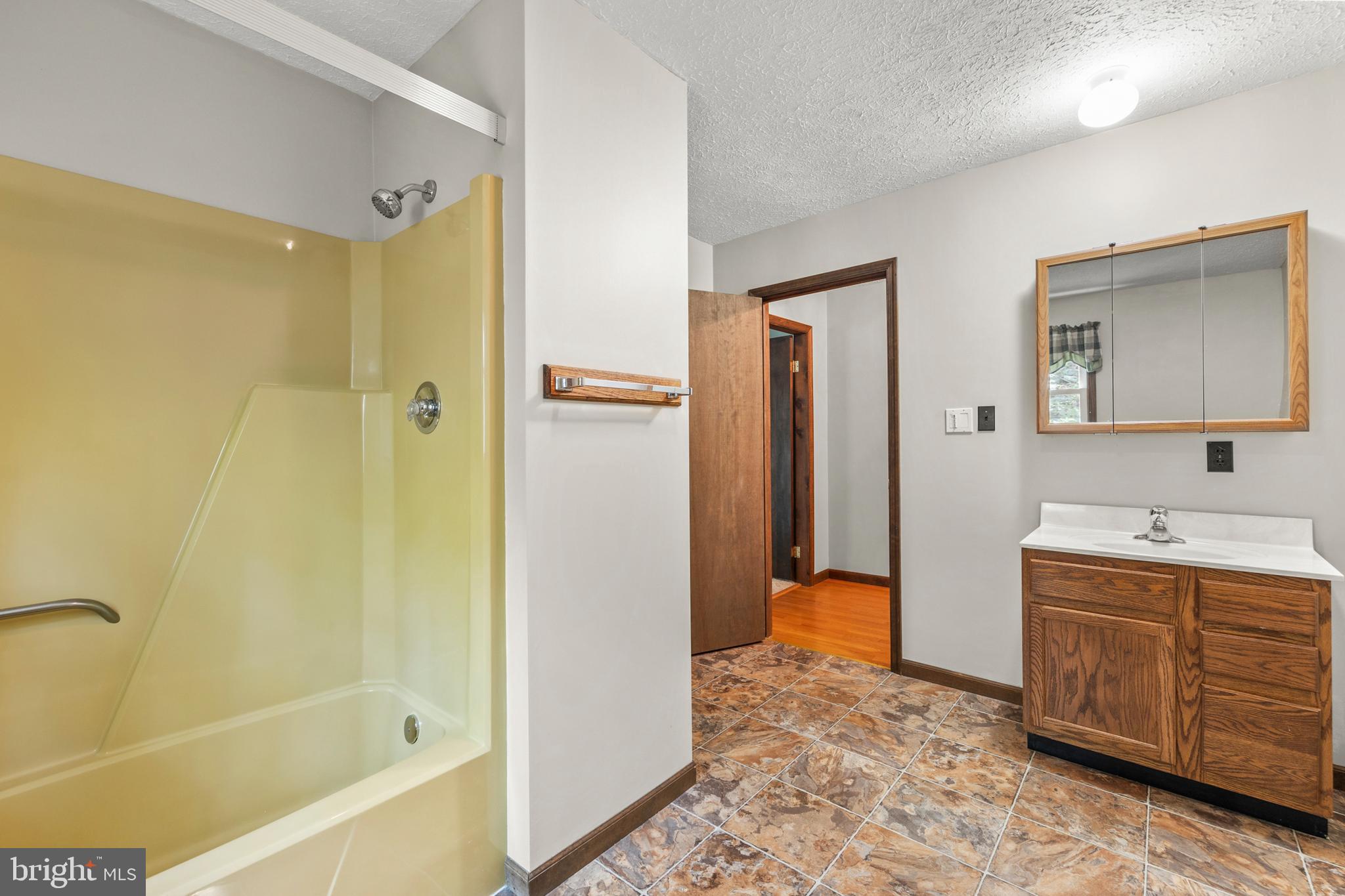 NORTH MOUNTAIN ESTATES - Residential