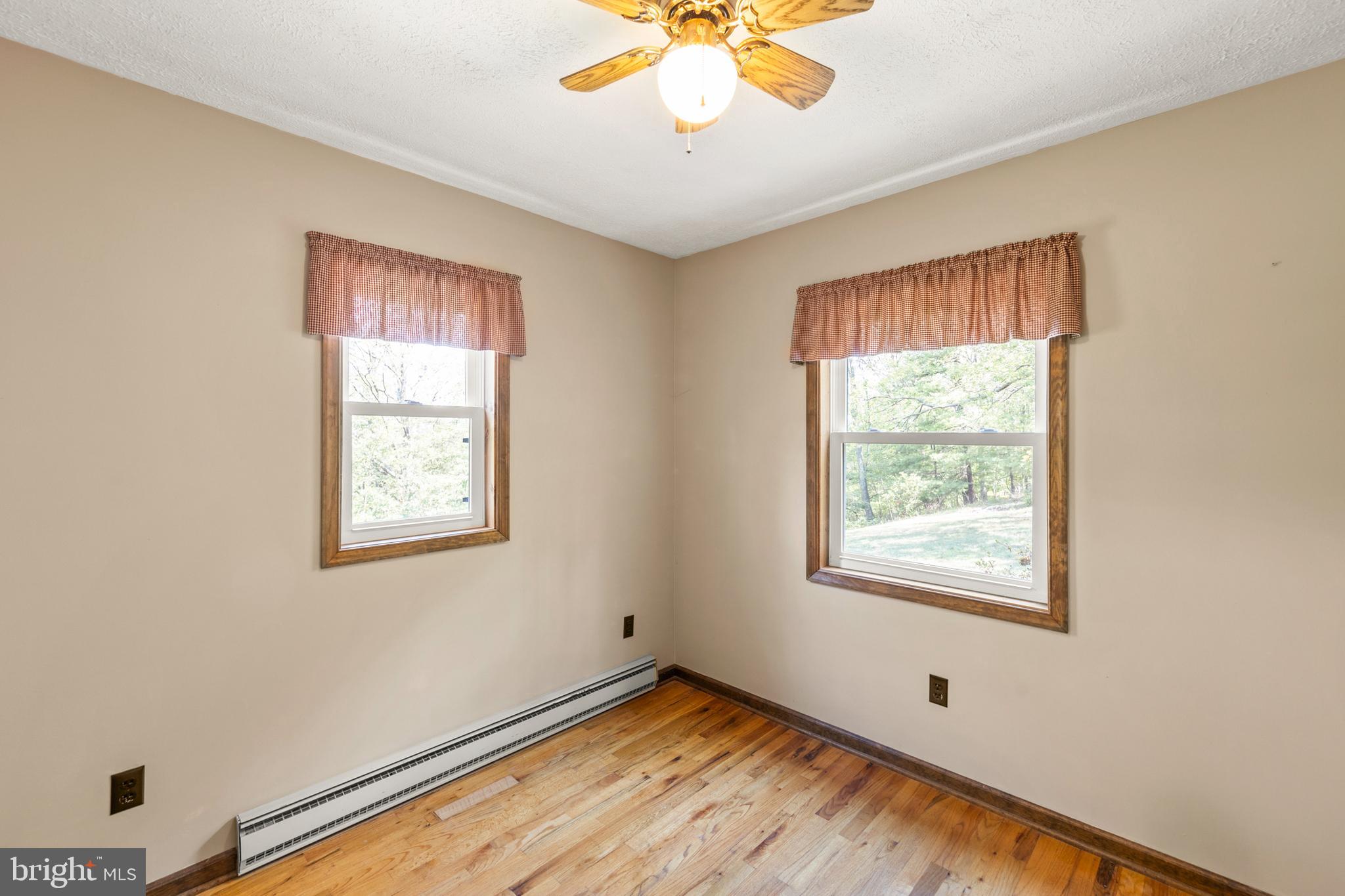 NORTH MOUNTAIN ESTATES - Residential