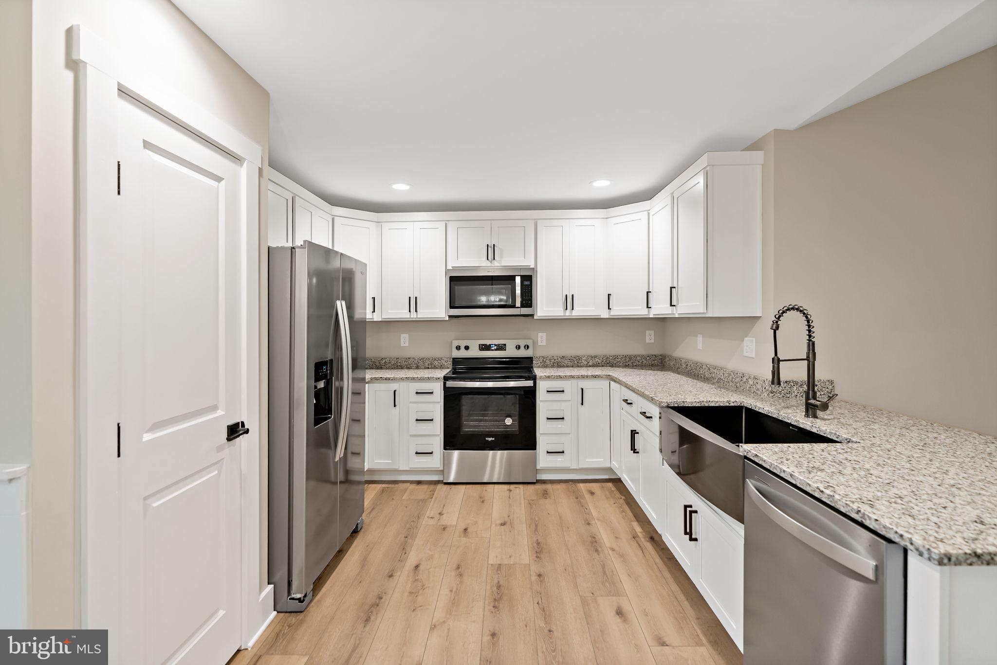 RIVERSIDE ACRES - Residential