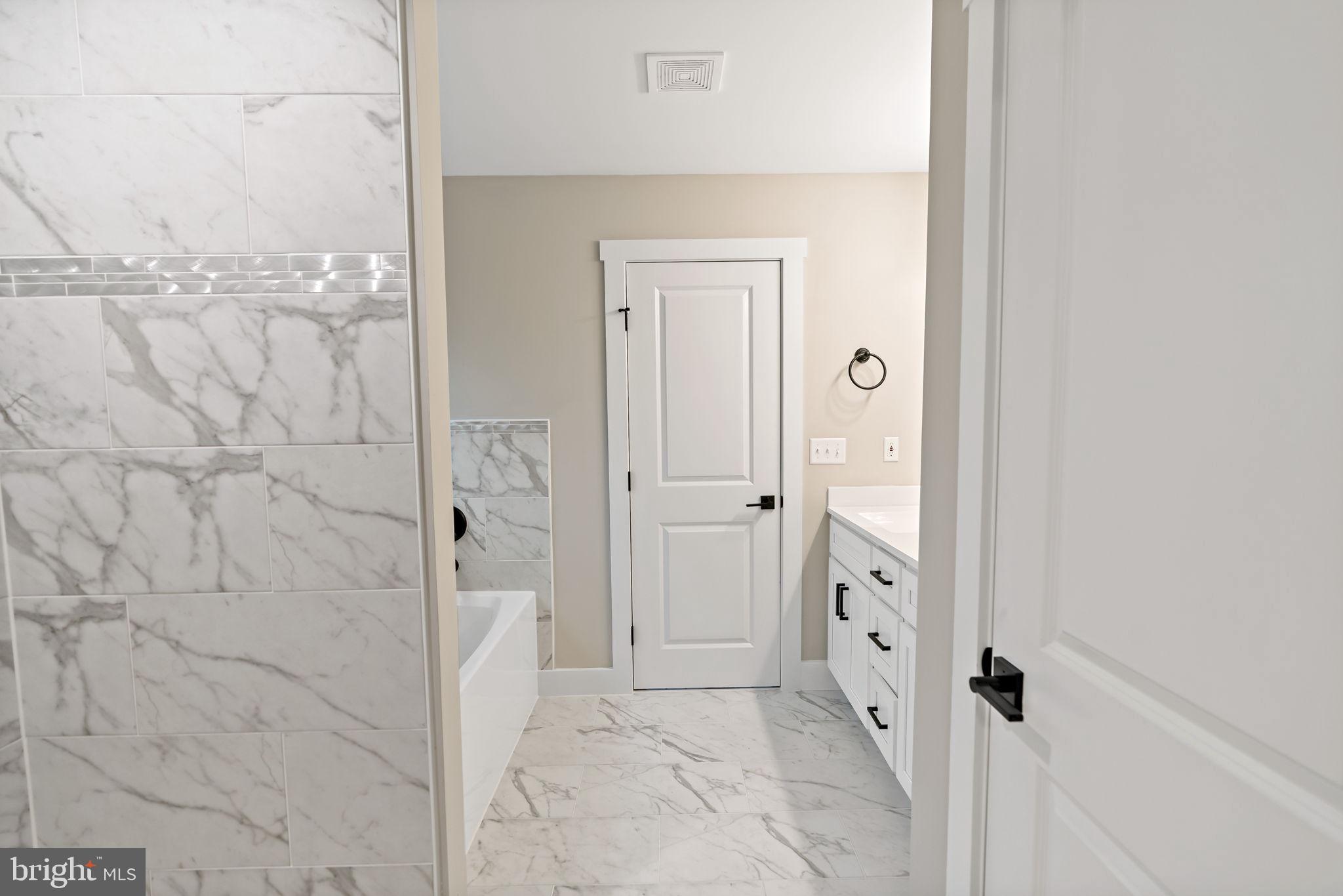 RIVERSIDE ACRES - Residential