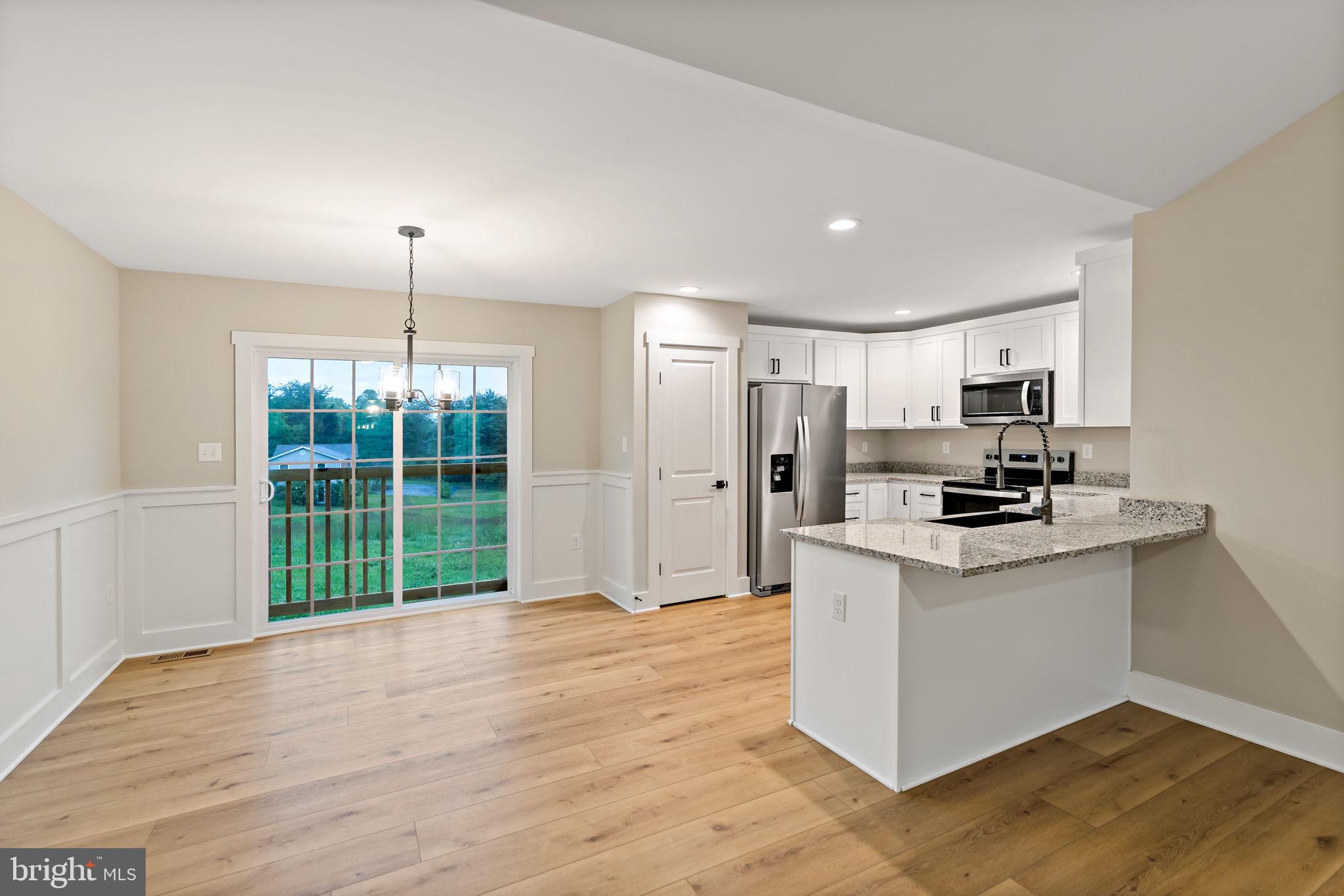 RIVERSIDE ACRES - Residential