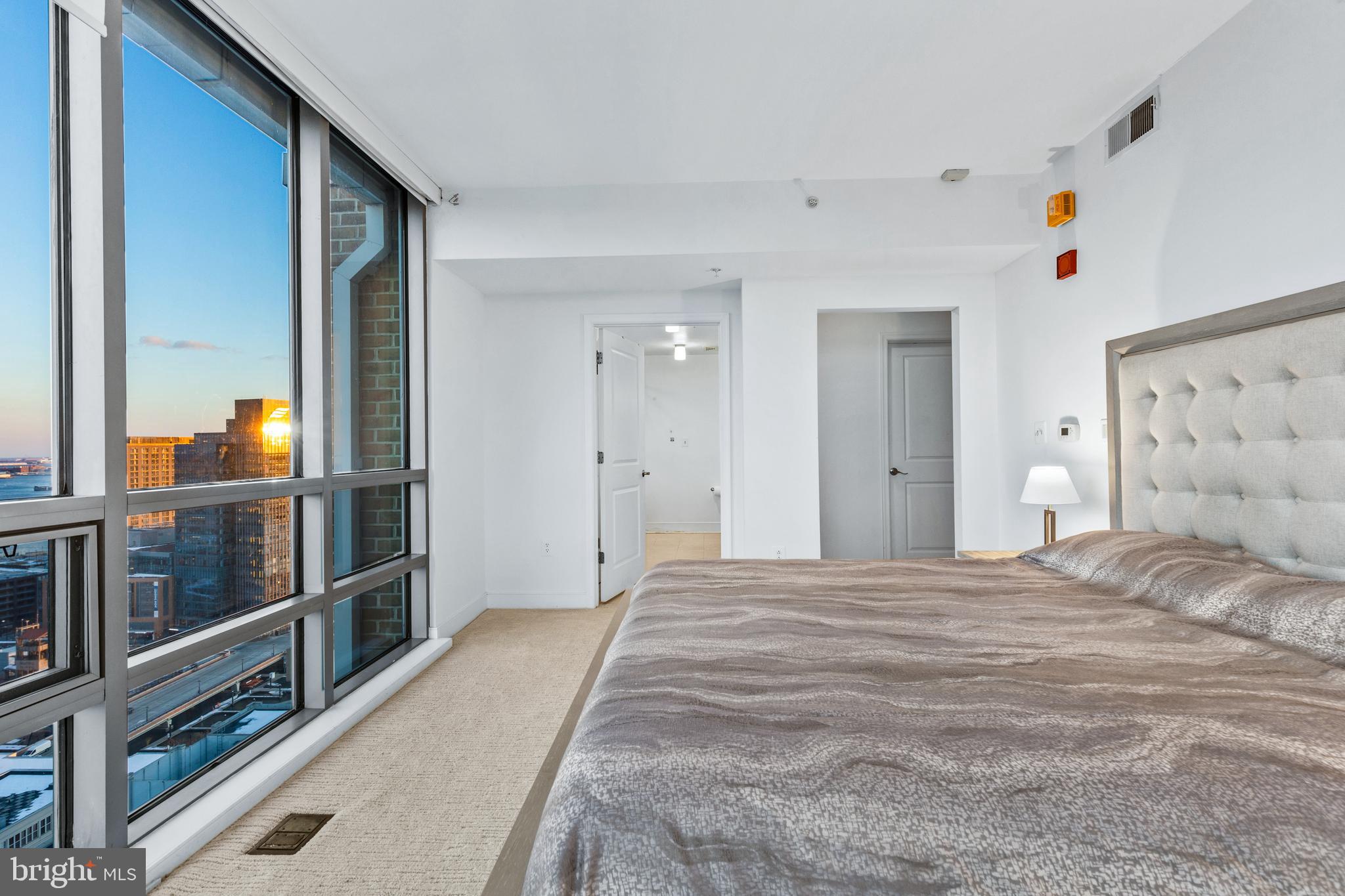 HARBOR EAST - Residential