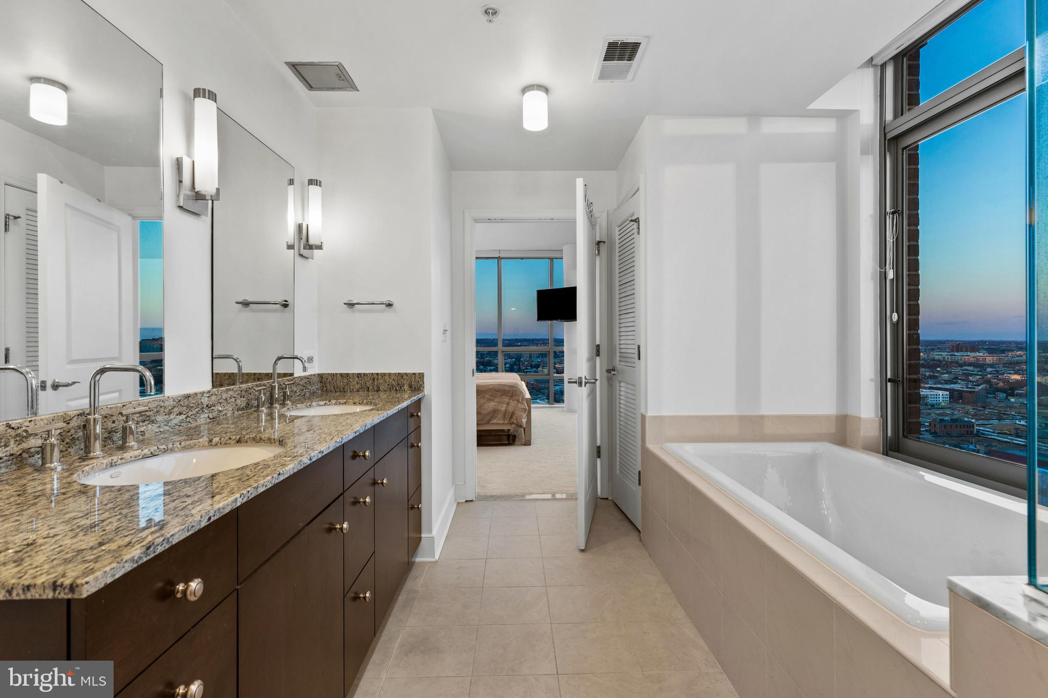 HARBOR EAST - Residential