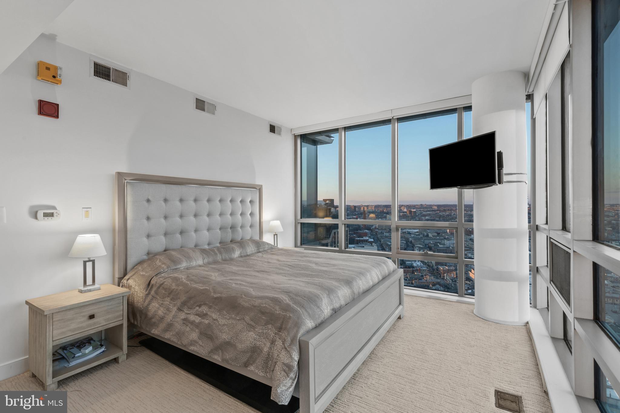 HARBOR EAST - Residential