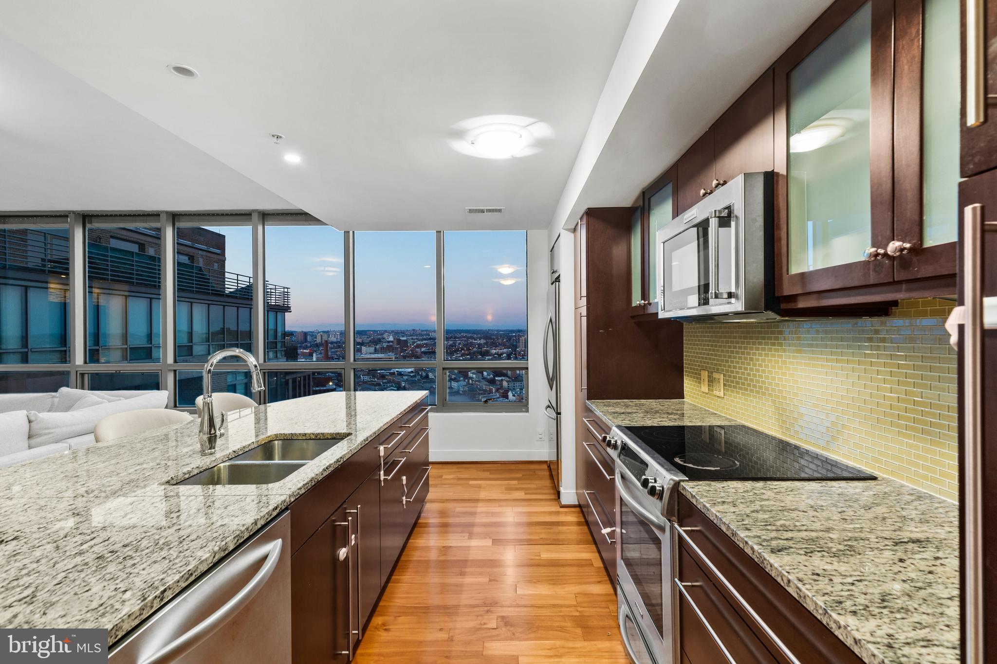 HARBOR EAST - Residential