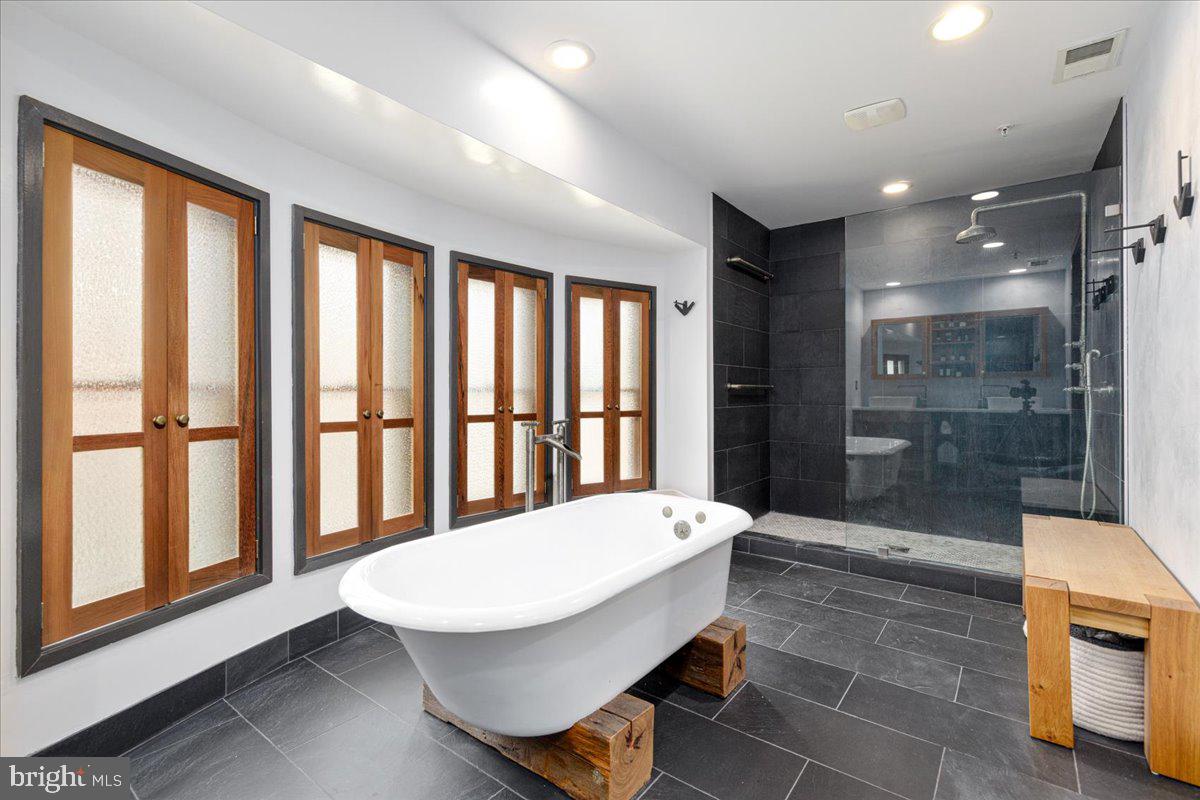 BROMPTONS AT COURTHOUSE - Residential