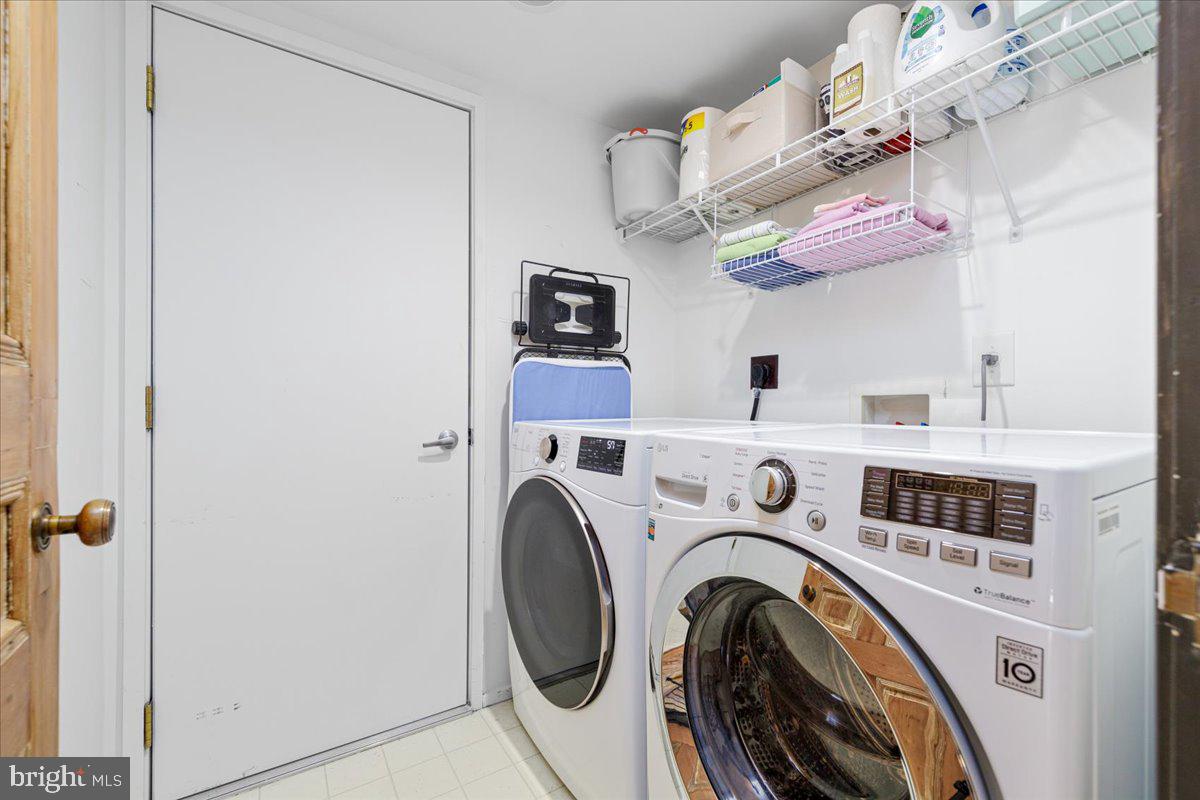 BROMPTONS AT COURTHOUSE - Residential