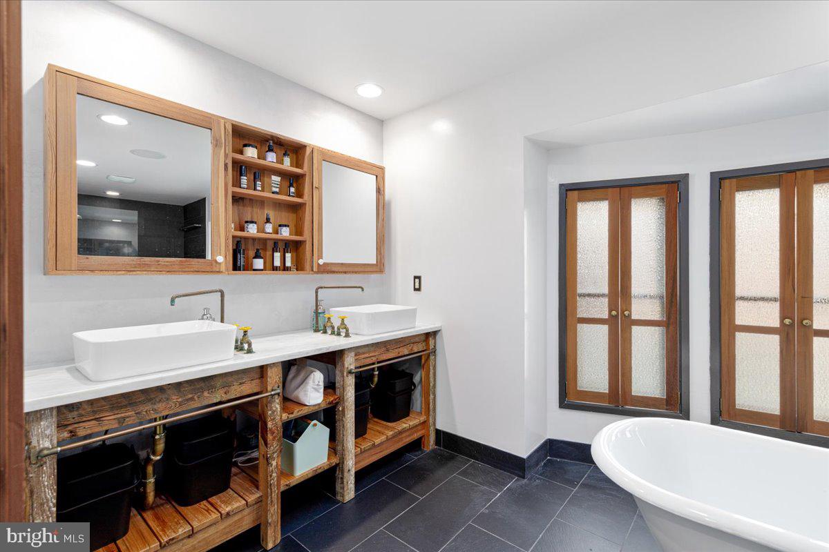 BROMPTONS AT COURTHOUSE - Residential