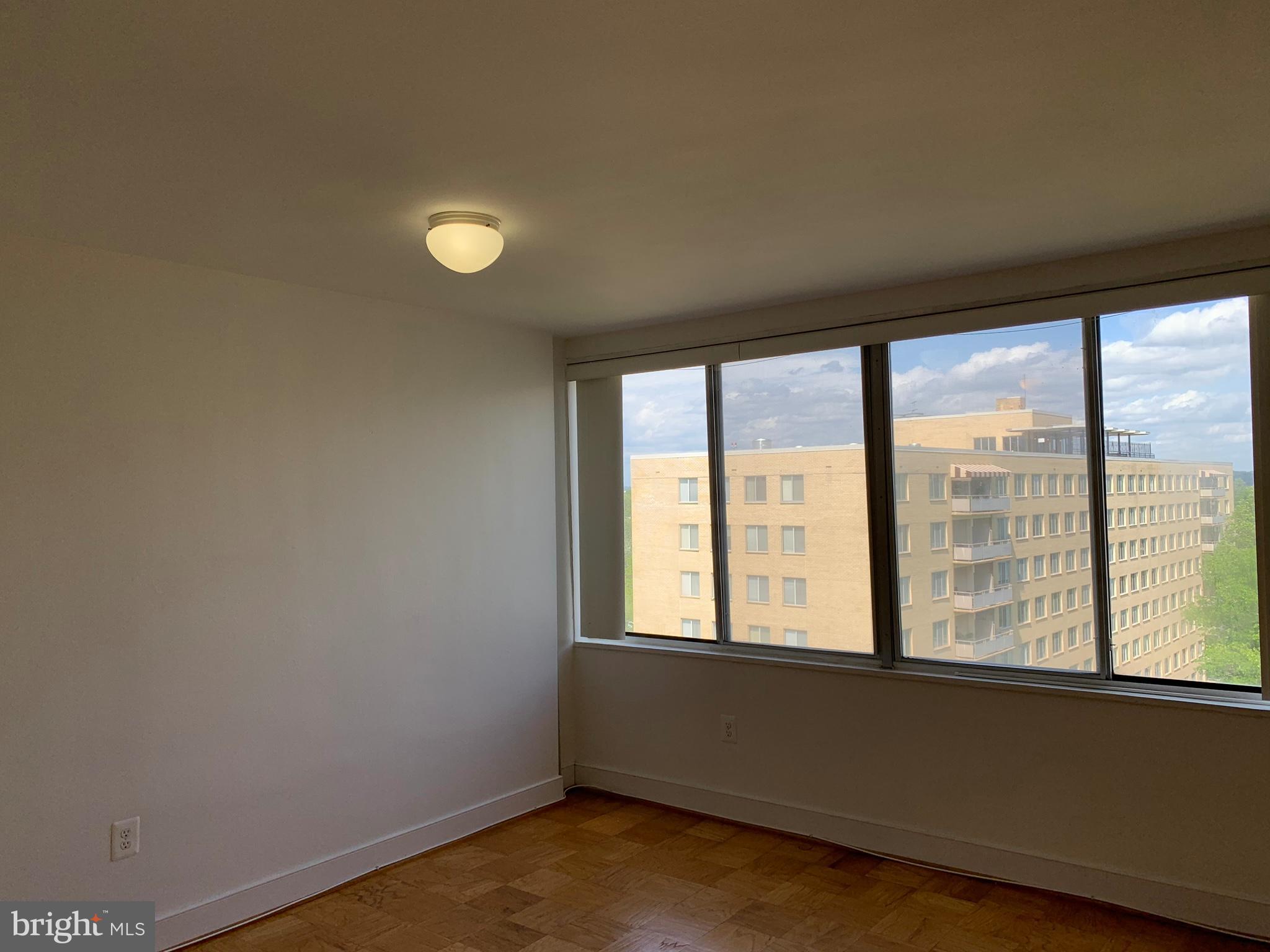 RIVER TOWERS - Residential Lease