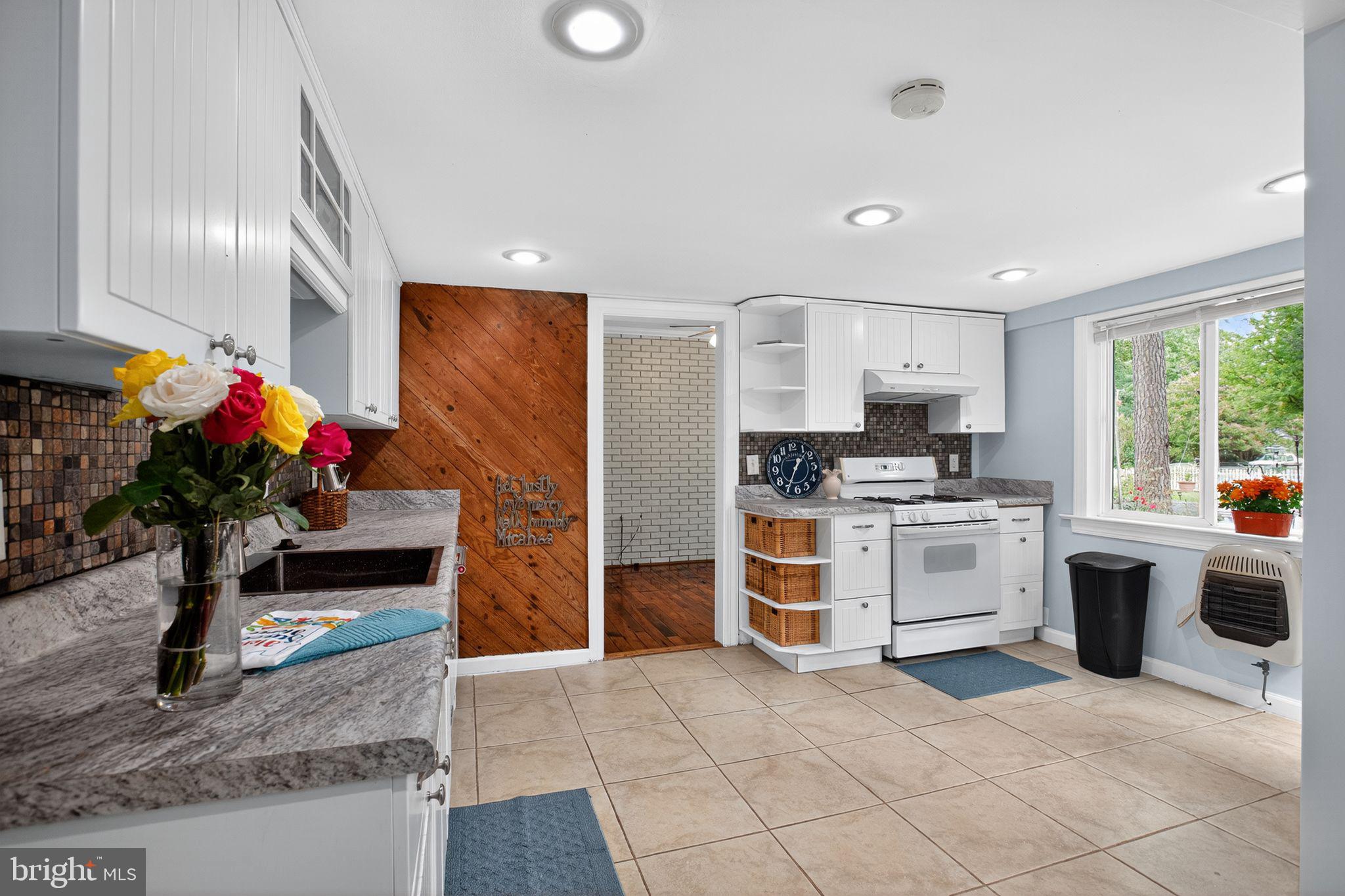 CLASSIC SHORES - Residential