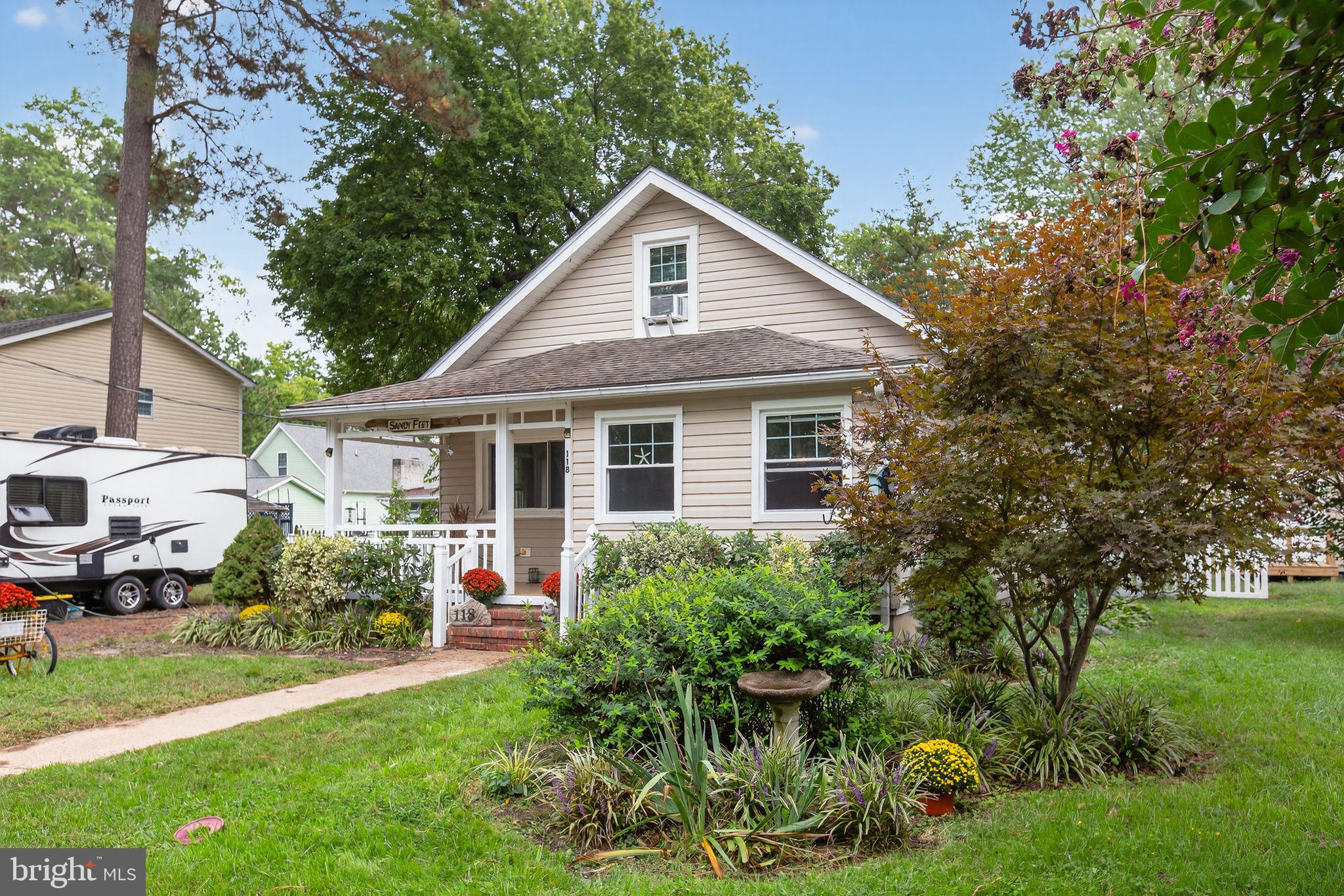 CLASSIC SHORES - Residential