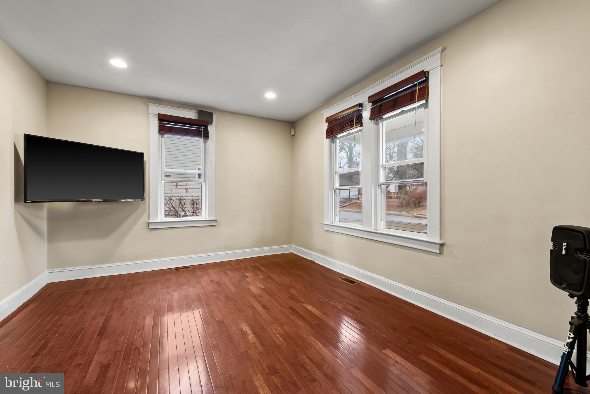 HOWARD PARK - Residential