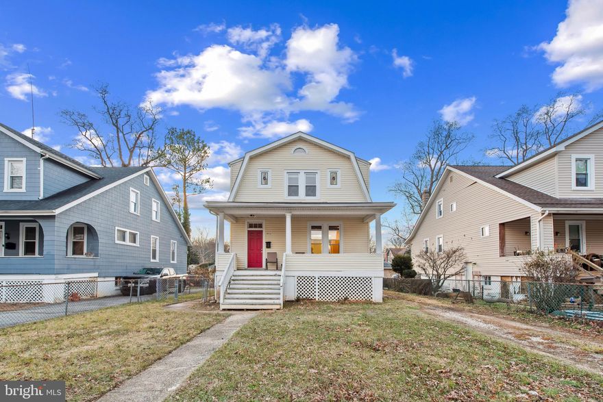 Conventional single-family residence offering 3 bedrooms, 2 full bathrooms, and 1,922 square feet, ideally located in established Howard Park. The traditional main-level layout features hardwood floors flowing throughout the foyer and into the formal living room, which opens seamlessly to the dining area accented by a chandelier. Open to the dining space, the eat-in kitchen is well-appointed with cherry cabinetry, granite countertops, a breakfast bar, pendant lighting, a pantry, and stainless steel appliances. The upper level includes three generously sized carpeted bedrooms and two full bathrooms. The finished lower level offers additional flexible living space, along with a laundry room and storage area. Outdoor features include a welcoming front porch and a large, fully-fenced backyard with a storage shed, providing space for relaxation, play, or entertaining.