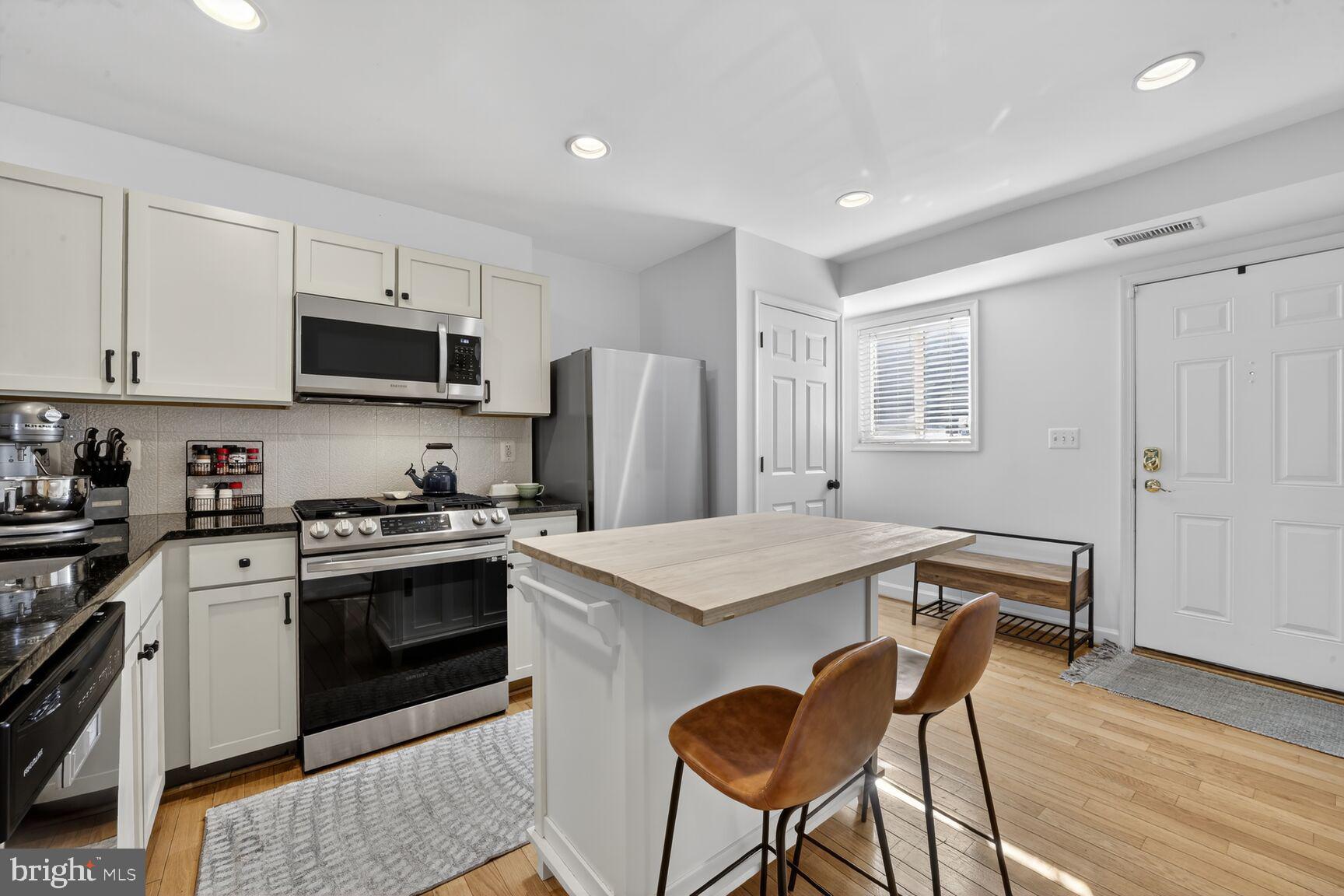 1617-B N VAN DORN STREET