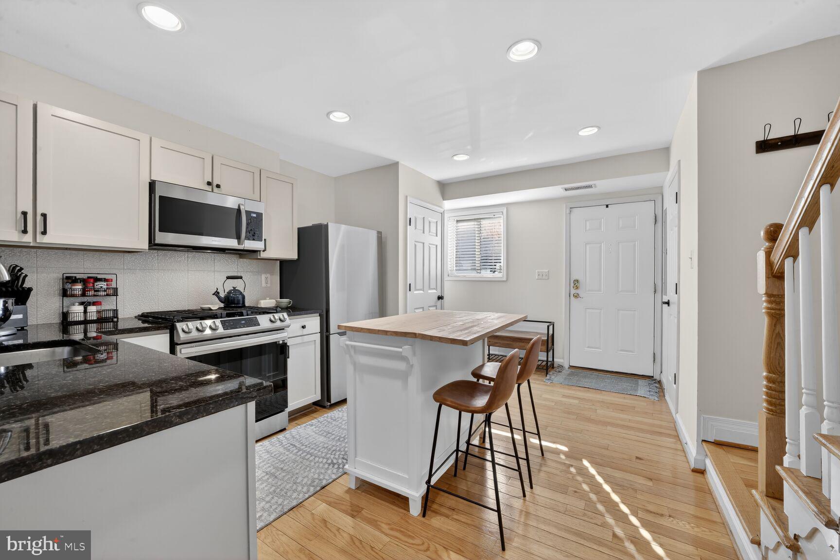 1617-B N VAN DORN STREET