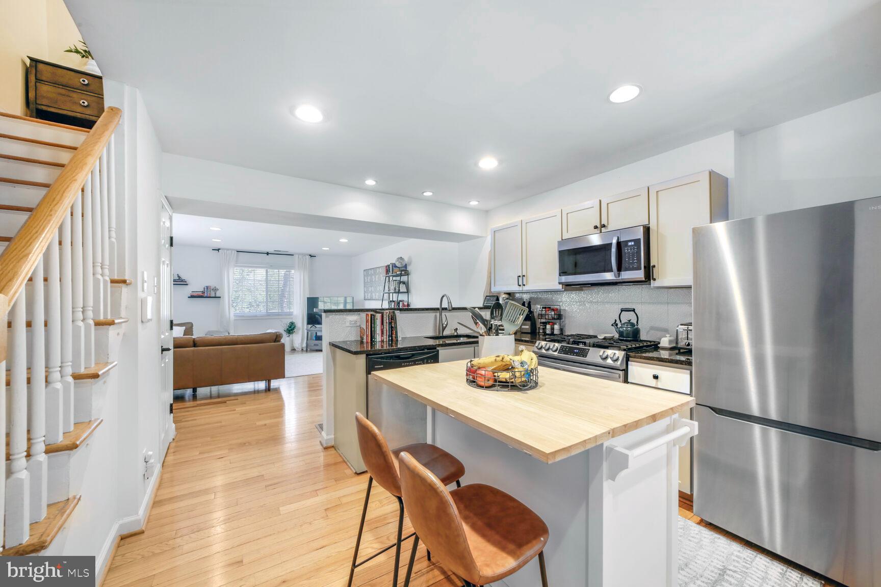 1617-B N VAN DORN STREET