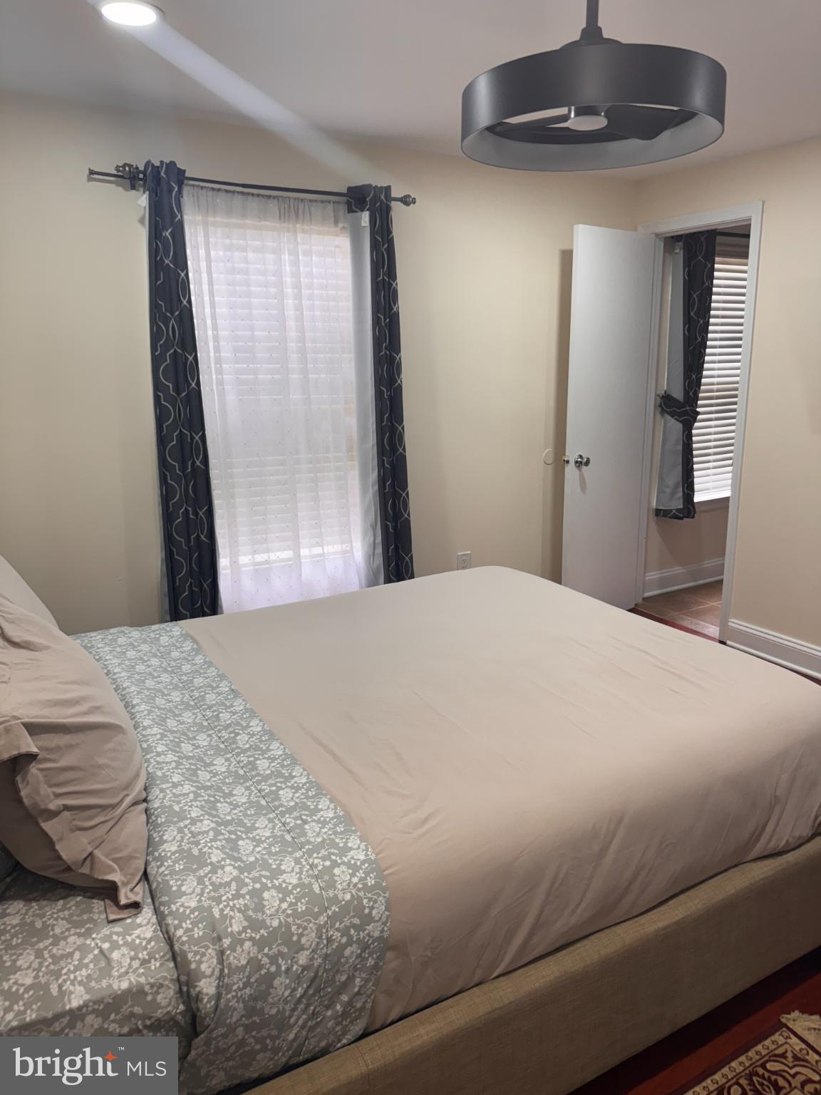 LONGMEAD - Residential Lease