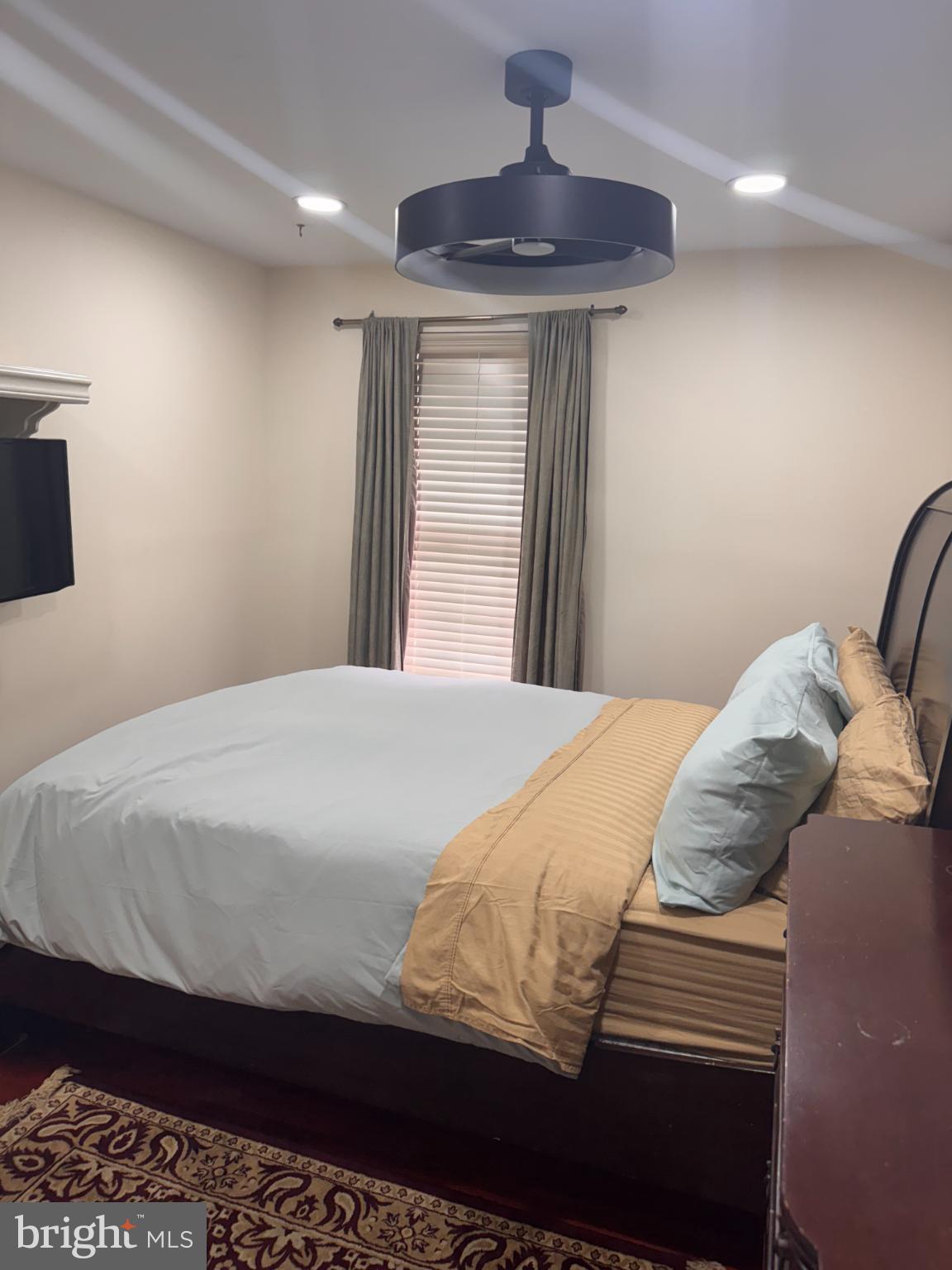 LONGMEAD - Residential Lease