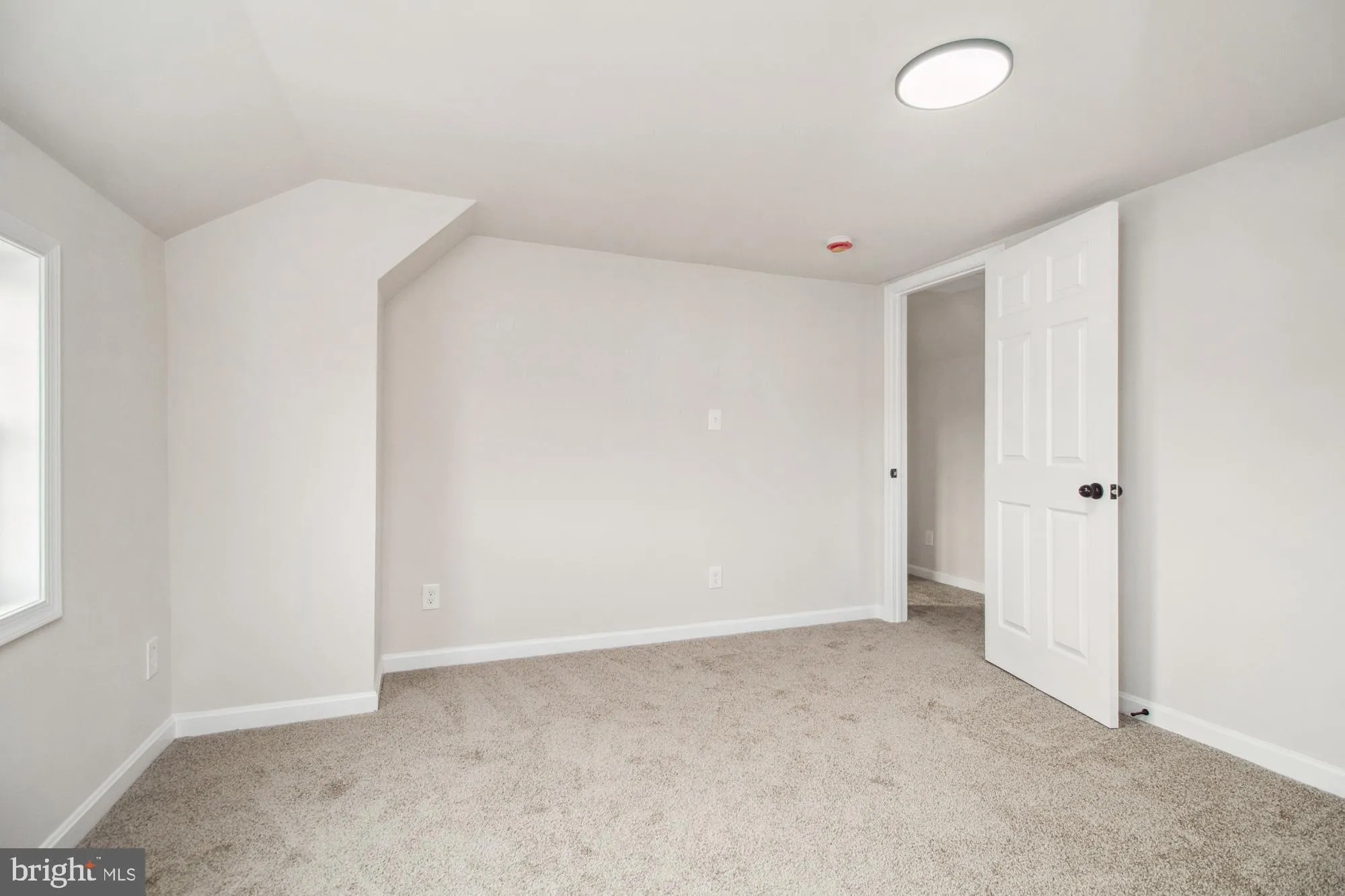 Dundalk, Maryland 21222, United States, 3 Bedrooms Bedrooms, ,4 BathroomsBathrooms,Residential,Pending,22870