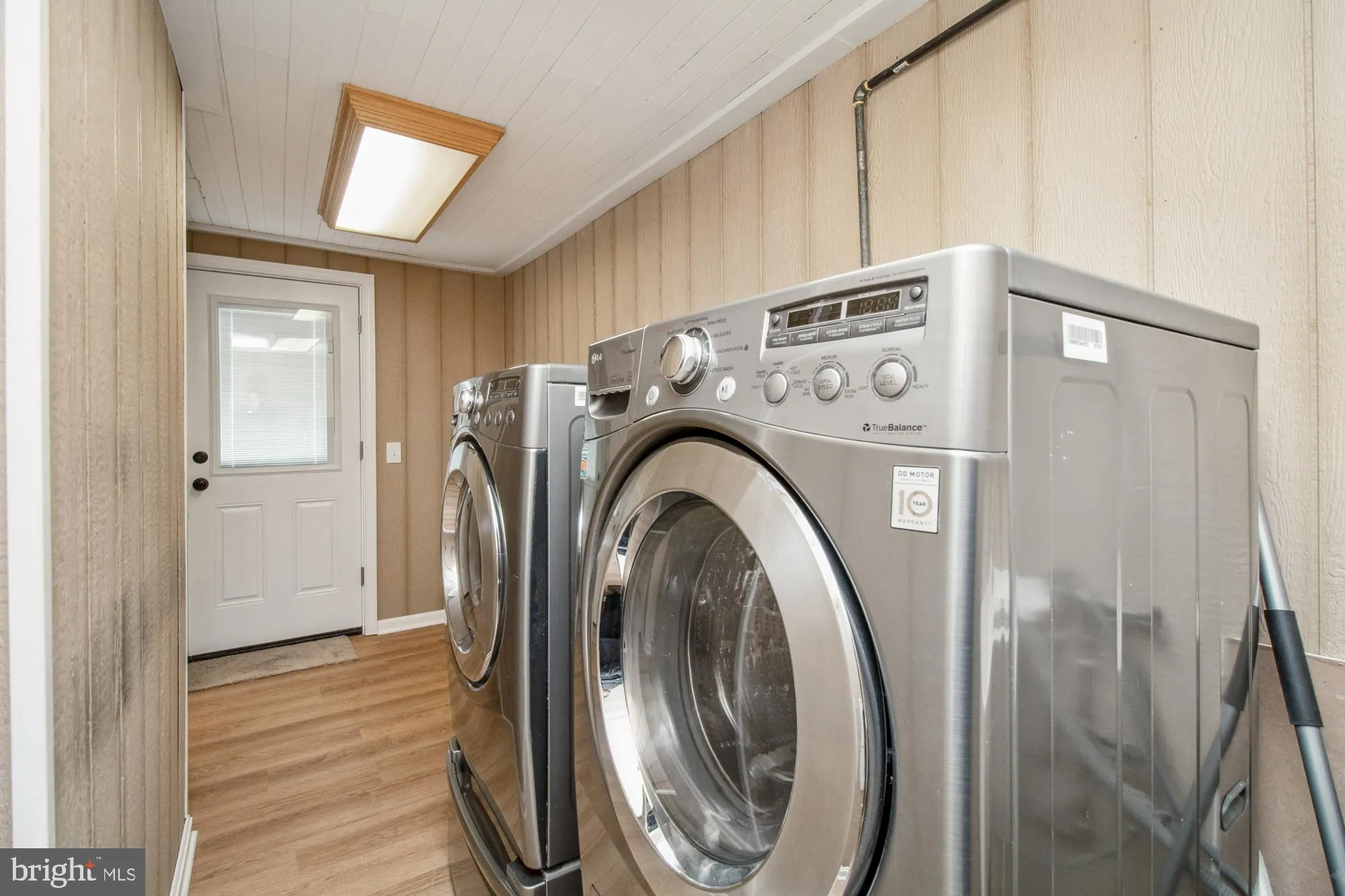 Dundalk, Maryland 21222, United States, 3 Bedrooms Bedrooms, ,4 BathroomsBathrooms,Residential,Pending,22870