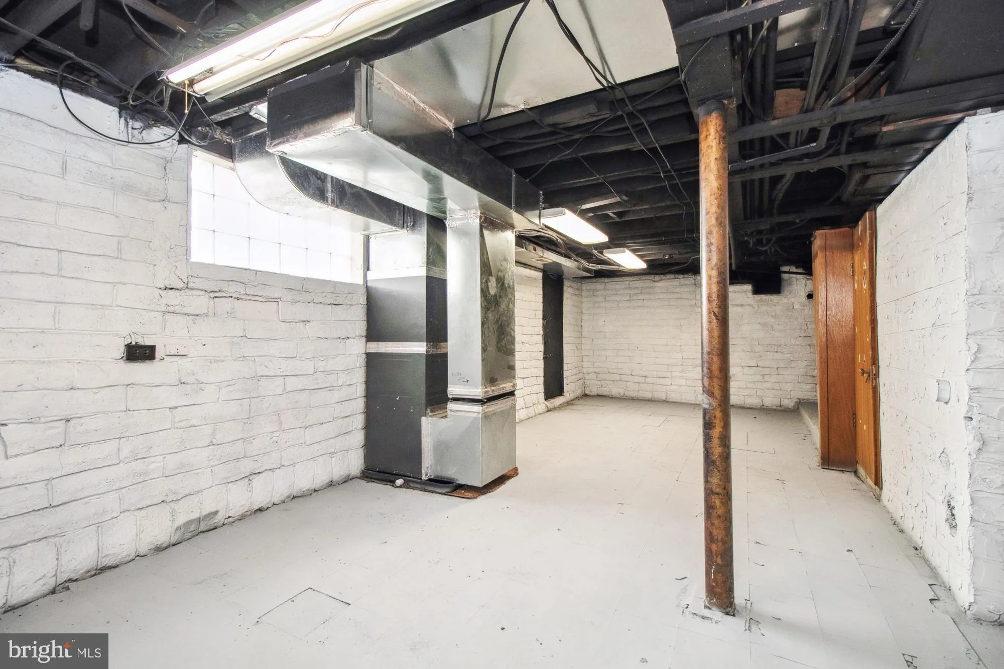 Dundalk, Maryland 21222, United States, 3 Bedrooms Bedrooms, ,4 BathroomsBathrooms,Residential,Pending,22870