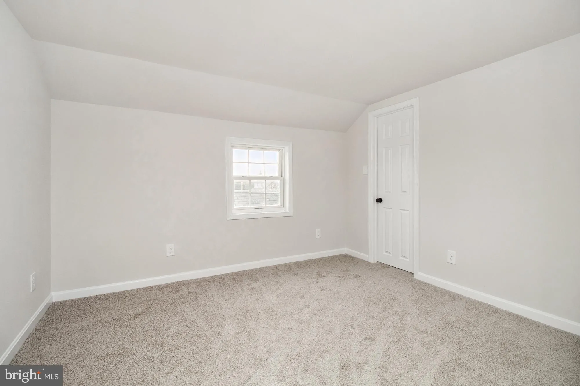 Dundalk, Maryland 21222, United States, 3 Bedrooms Bedrooms, ,4 BathroomsBathrooms,Residential,Pending,22870