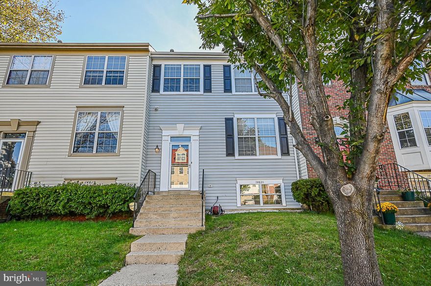 Beautifully updated 3 level home in Sully Station features gorgeous eat-in kitchen w/ granite counters and tile back splash, stainless steel appliances & large pantry. Sun filled main level living and dining rooms have an open floor plan, Lower Level  has family room, 4th bedroom/Den, full bath, laundry & tons of storage!  Commuter's dream: close to major highways, schools, shopping, restaurants & more! Fantastic neighborhood with very friendly neighbors!  New carpet and freshly painted. Recent updates include:  New HVAC and hot water heater and most appliances recently replaced. Please note: this is a 1031 tax exchange sale. Welcome Home. Hurry! This one won't last!
