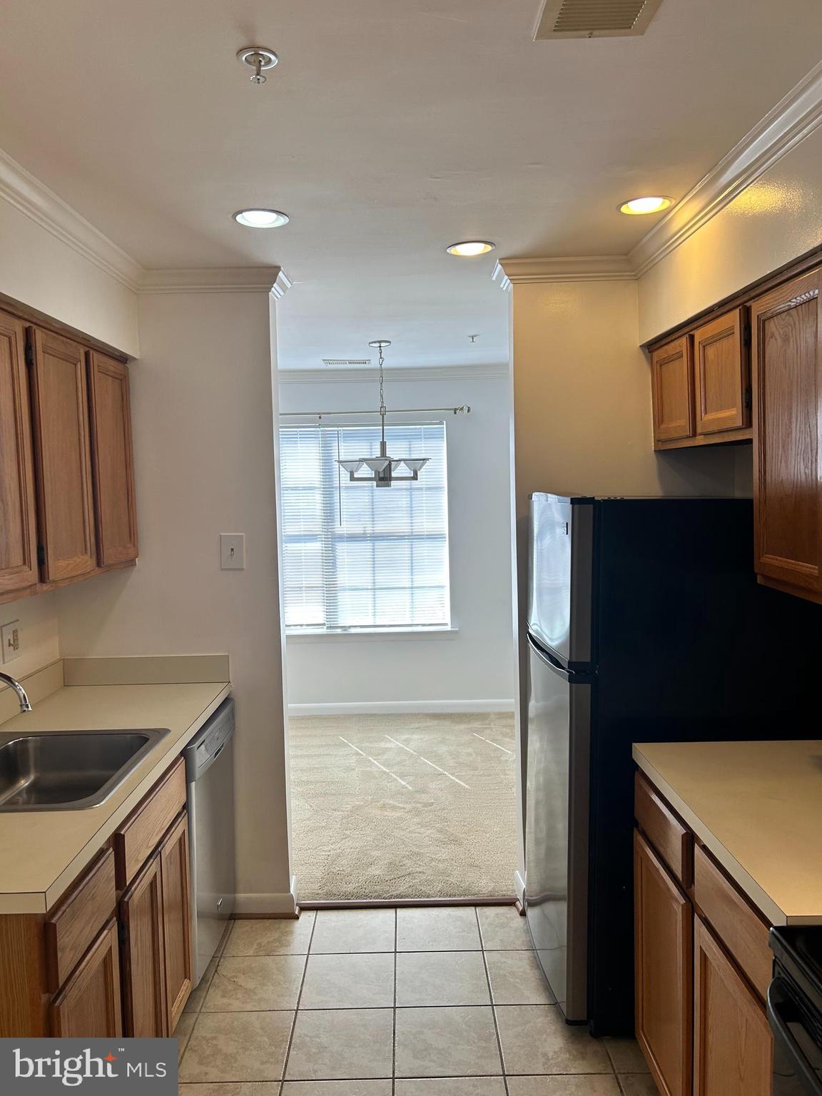 DEVON HILLS CONDO - Residential Lease