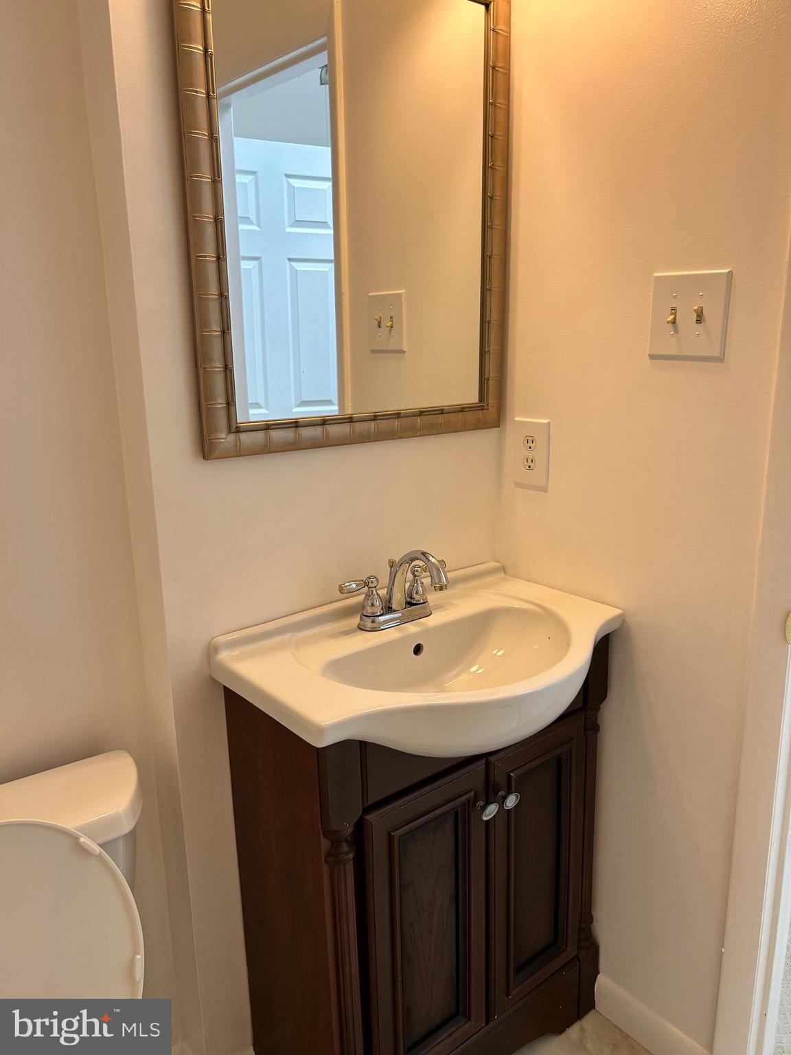 DEVON HILLS CONDO - Residential Lease