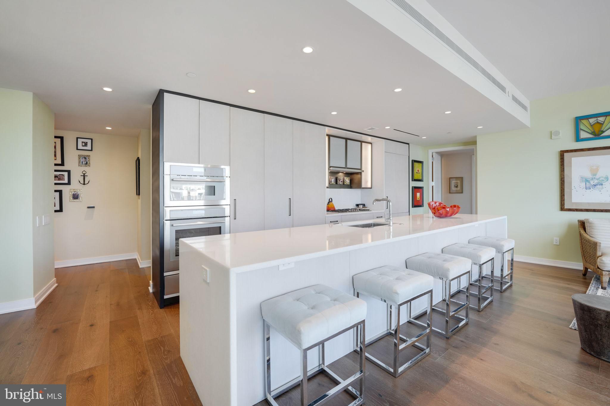 601 WHARF STREET SW 402